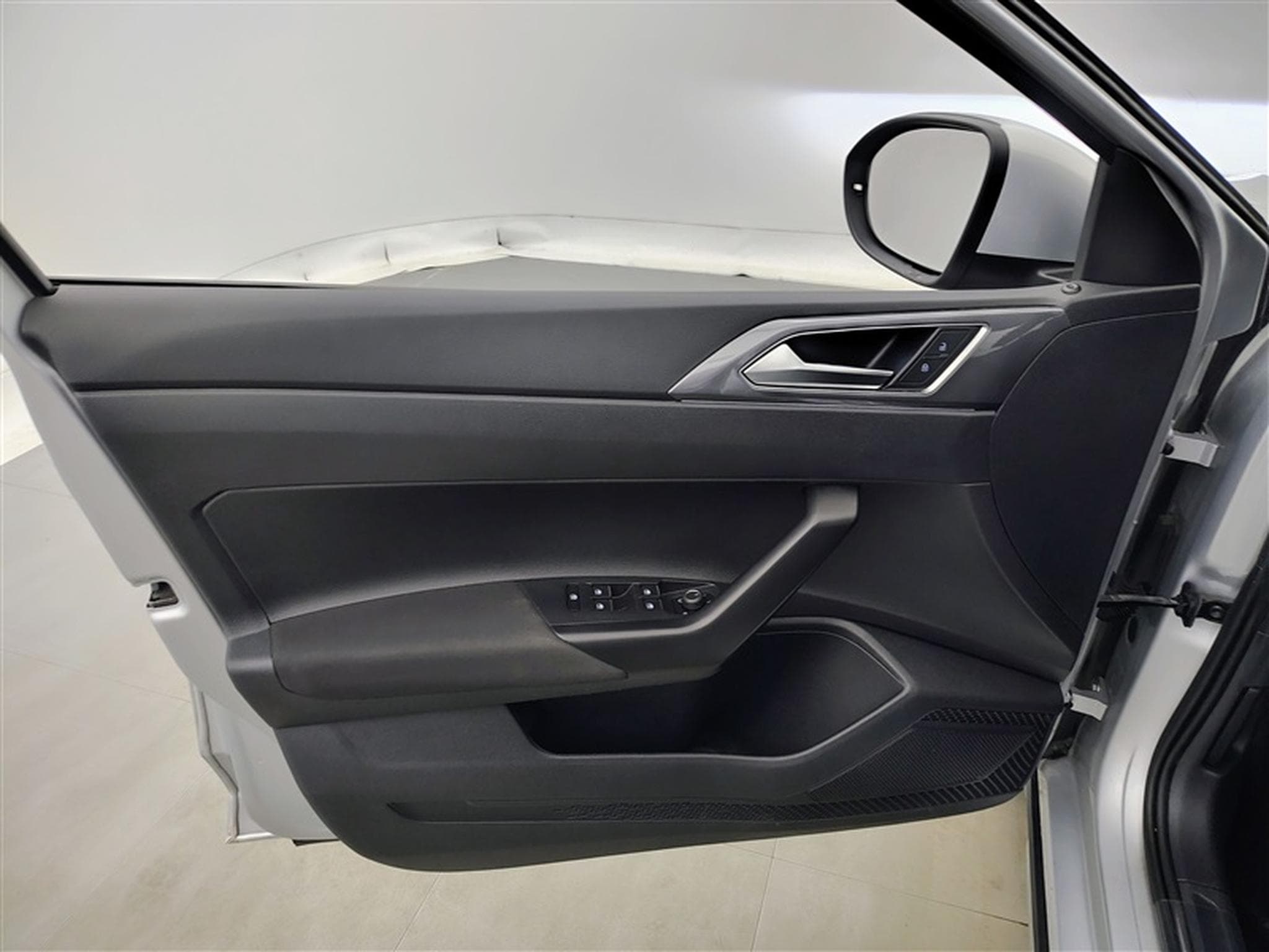 VW Taigo 1.0 TSI 110cv DSG Style CARPLAY / FULL LED / CUIR PARTIEL (2022) - Photo 17