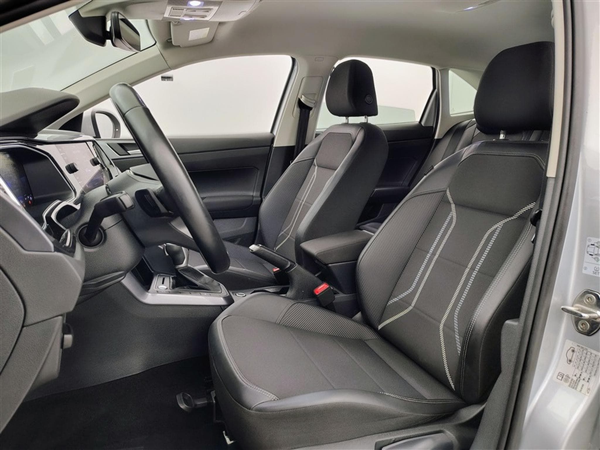 VW Taigo 1.0 TSI 110cv DSG Style CARPLAY / FULL LED / CUIR PARTIEL (2022) - Photo 7
