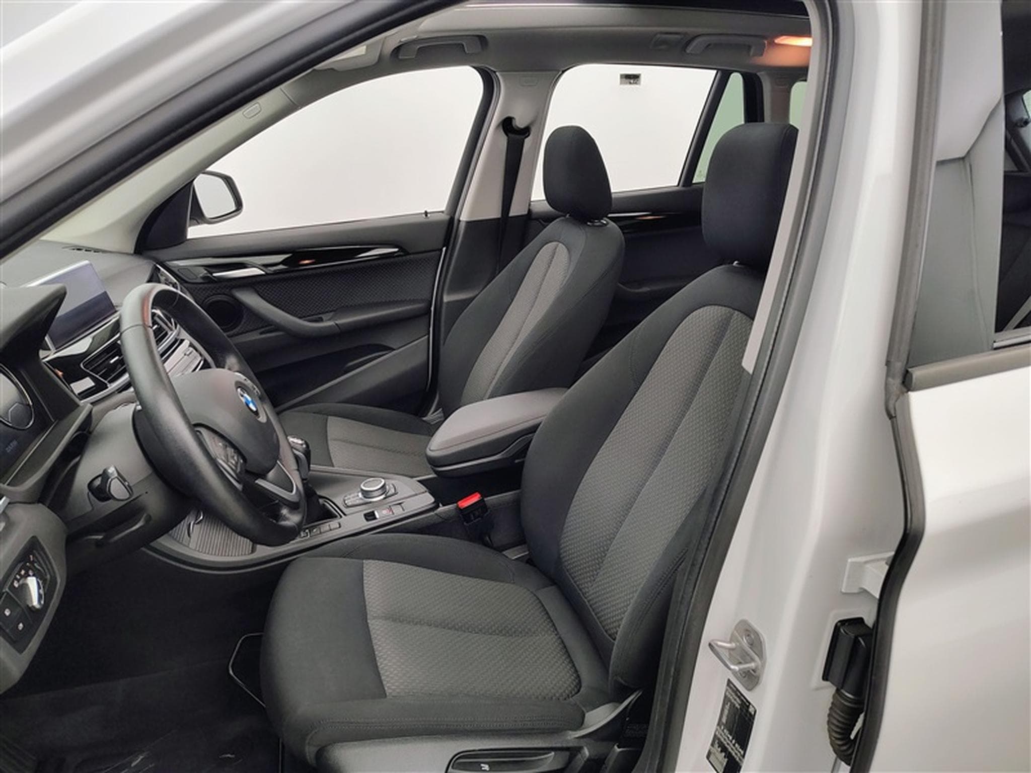 BMW X1 1.5 d sDrive16 Navi / PDC av+ar / Toit Pano (2021) - Foto 7