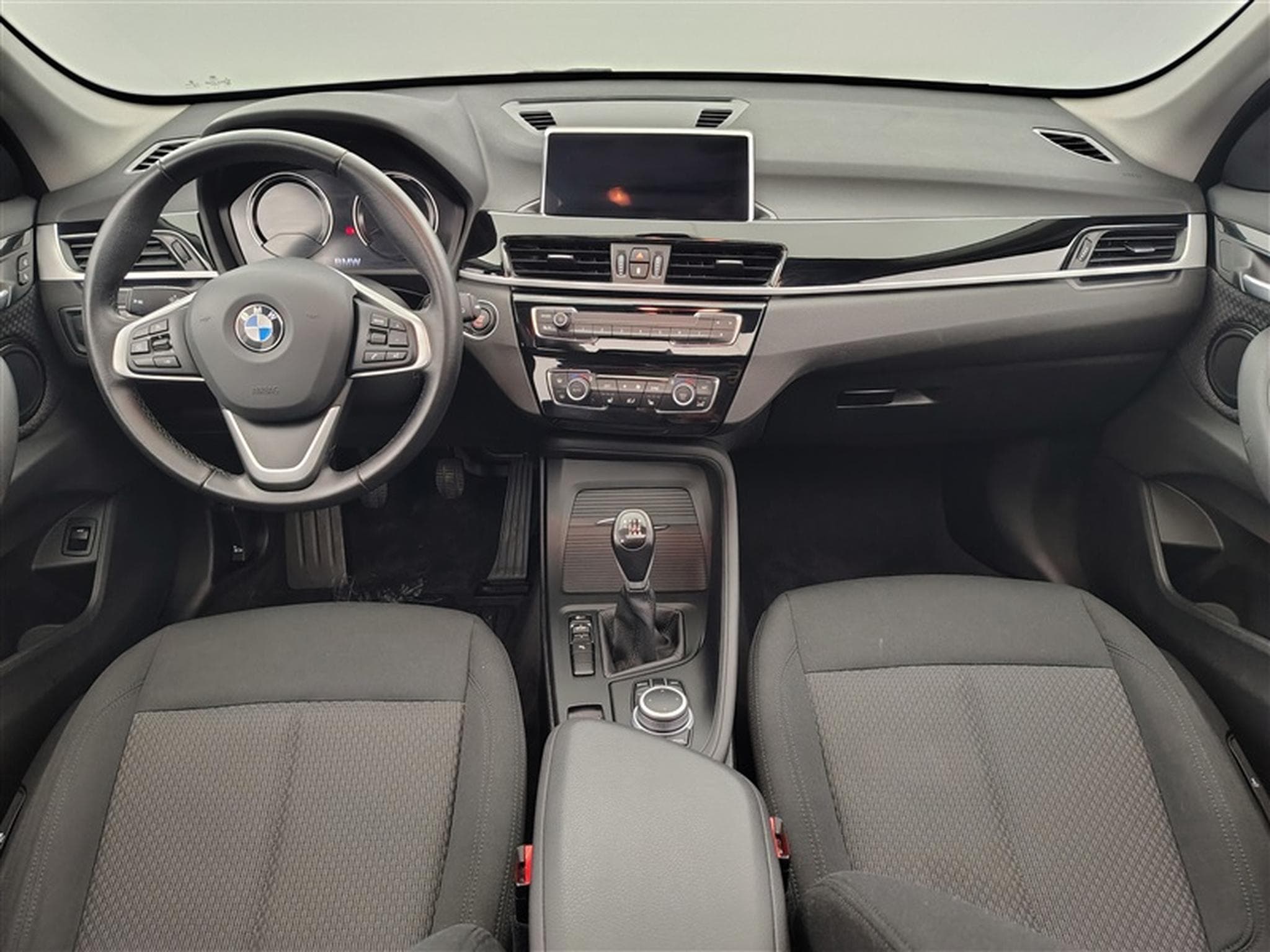 BMW X1 1.5 d sDrive16 Navi / PDC av+ar / Toit Pano (2021) - Foto 8
