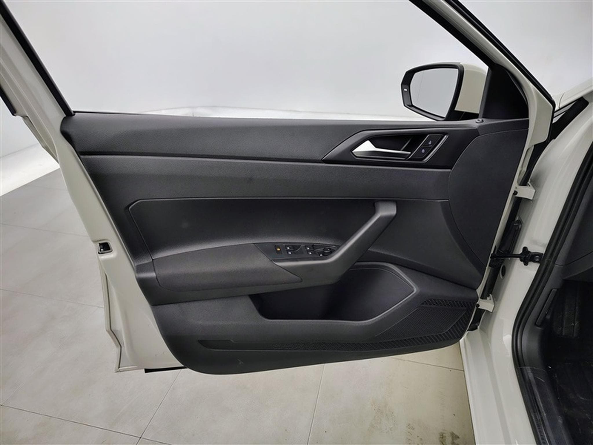 VW Polo 1.0 MPI 80cv Life CARPLAY / FULL LED / PDC AR (2026) - Foto 17