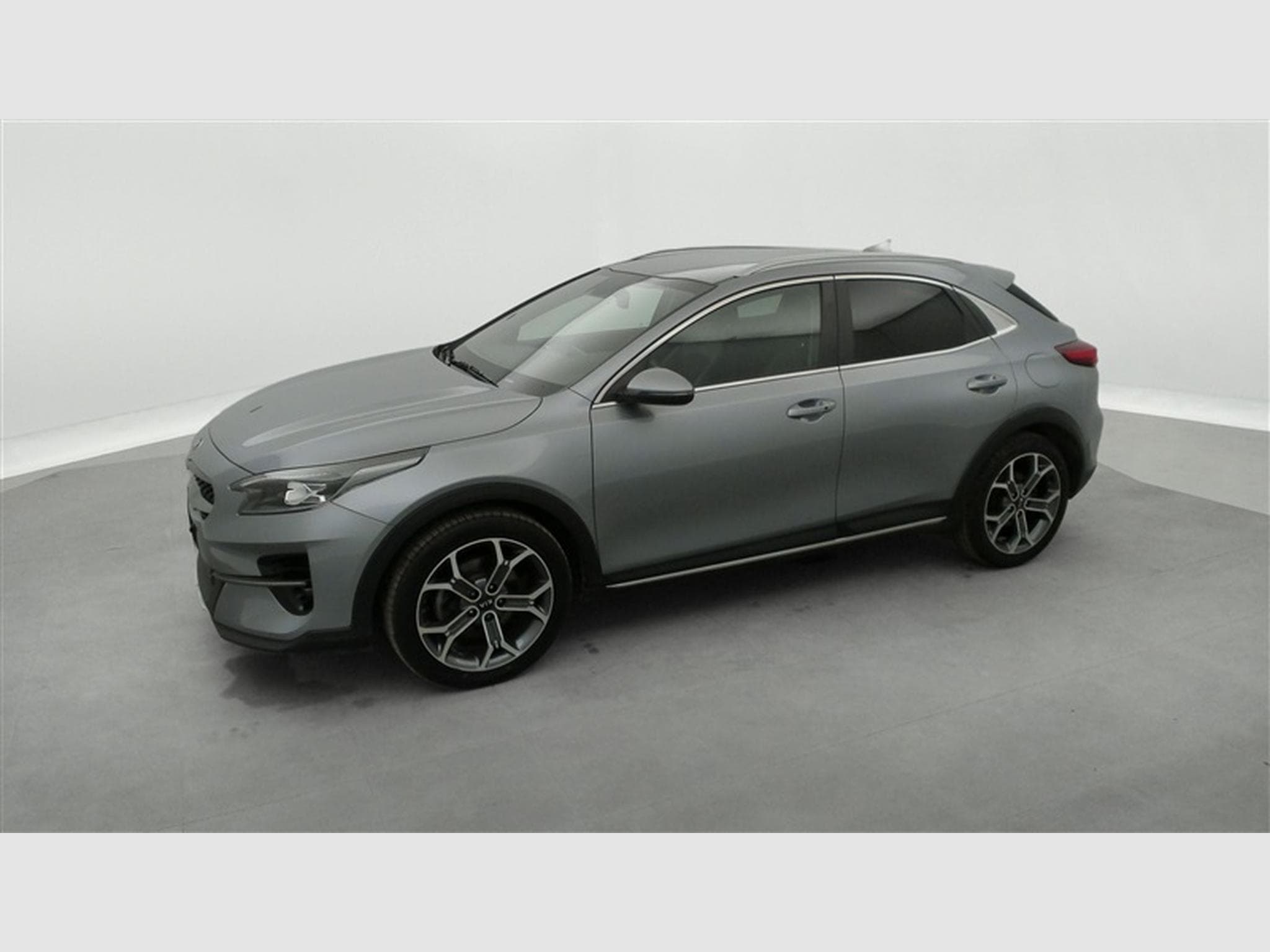 Kia XCeed 1.6 CRDi MHEV Business Line NAVI/ FULL LED / CAMERA / JA 18" (2021) - Photo 20