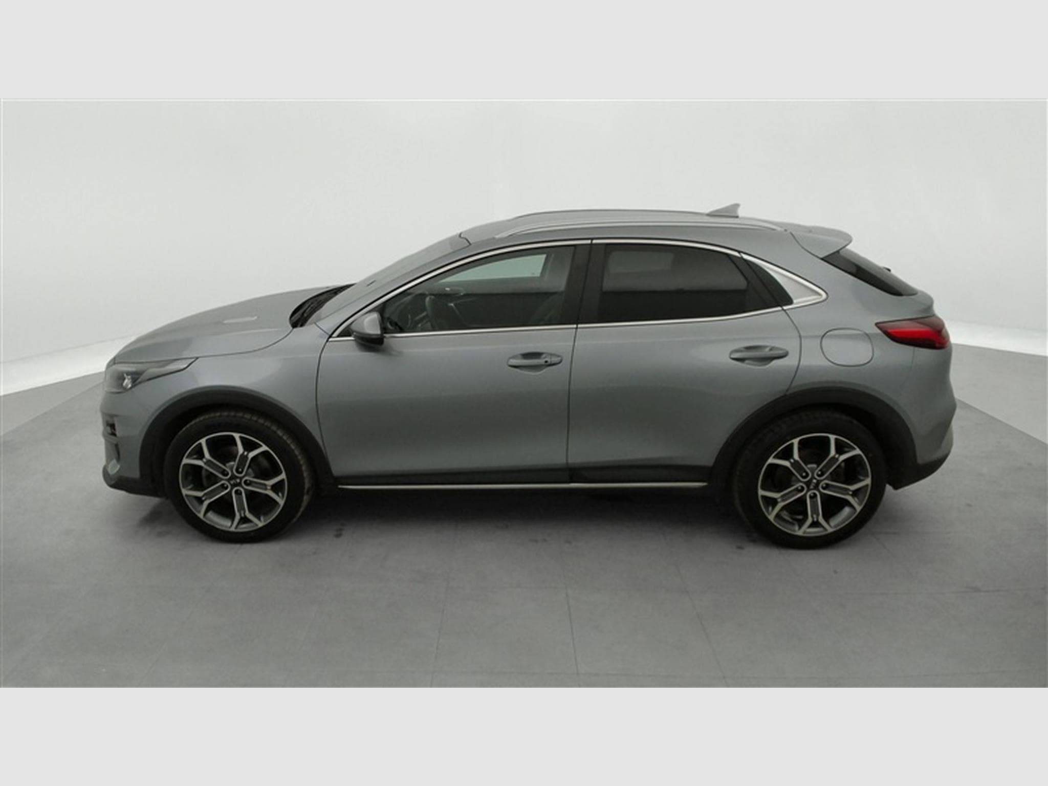 Kia XCeed 1.6 CRDi MHEV Business Line NAVI/ FULL LED / CAMERA / JA 18" (2021) - Photo 3