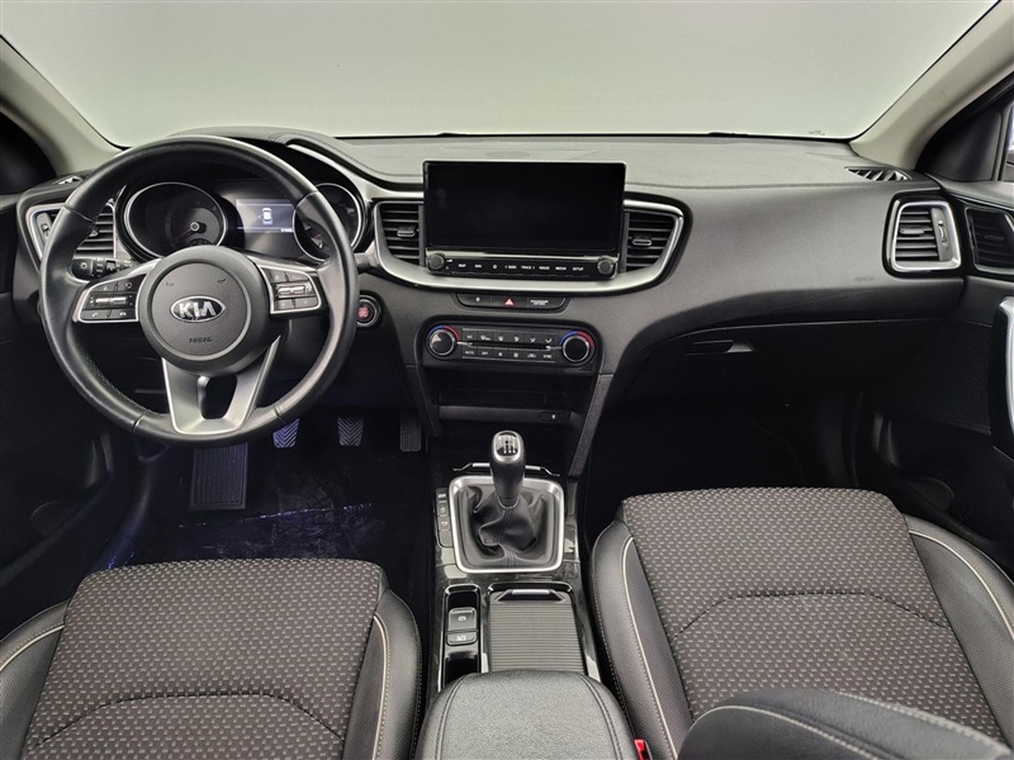 Kia XCeed 1.6 CRDi MHEV Business Line NAVI/ FULL LED / CAMERA / JA 18" (2021) - Photo 8