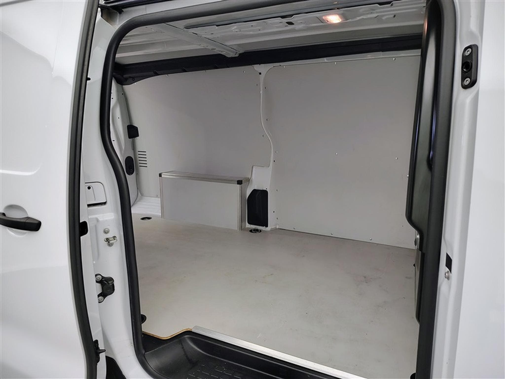 Fiat Scudo 2.0 M-Jet 180Cv AT8 L3 3PL / NAVI / CARPLAY / CAMERA (2024) - Foto 13