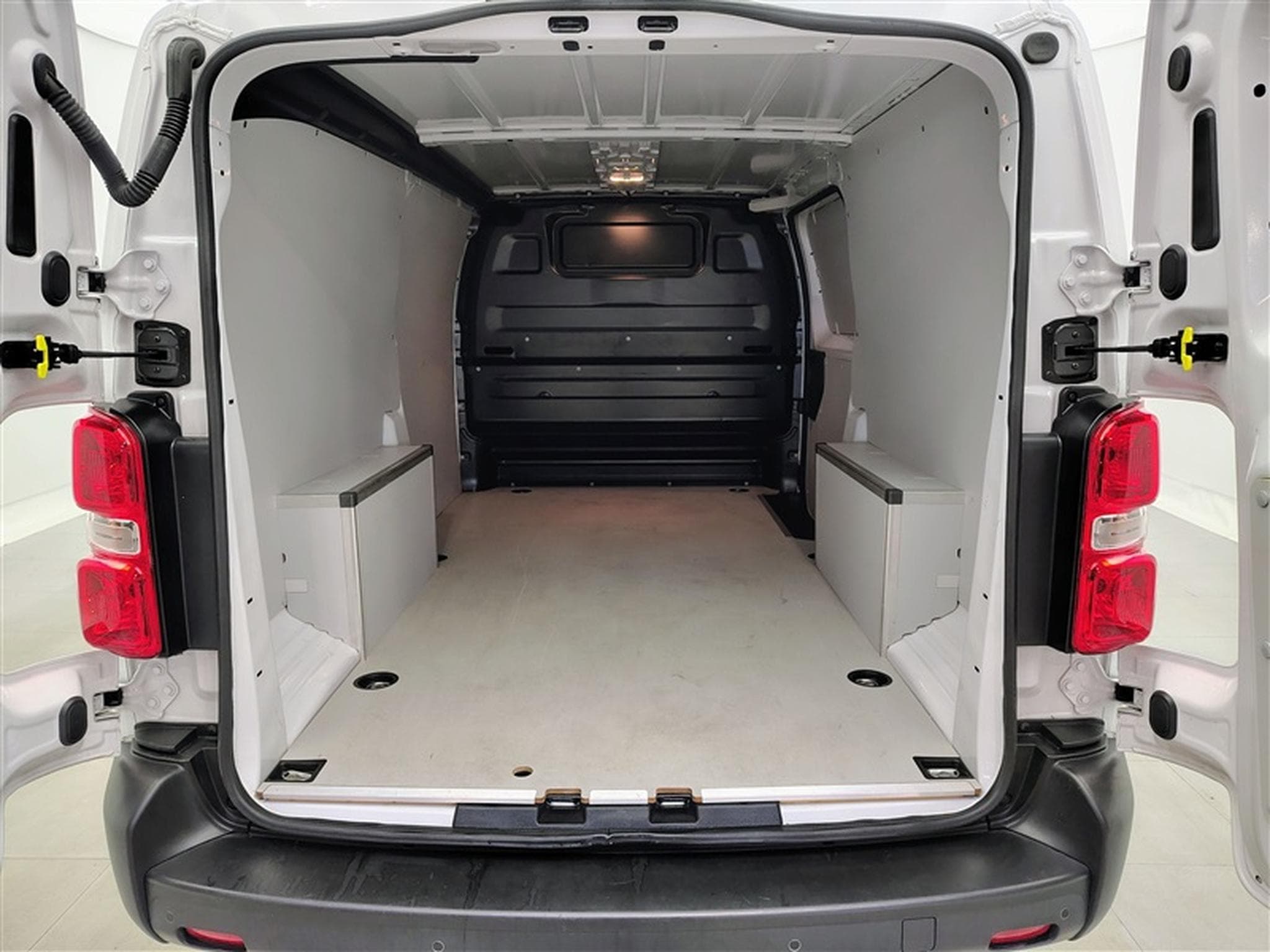 Fiat Scudo 2.0 M-Jet 180Cv AT8 L3 3PL / NAVI / CARPLAY / CAMERA (2024) - Foto 14