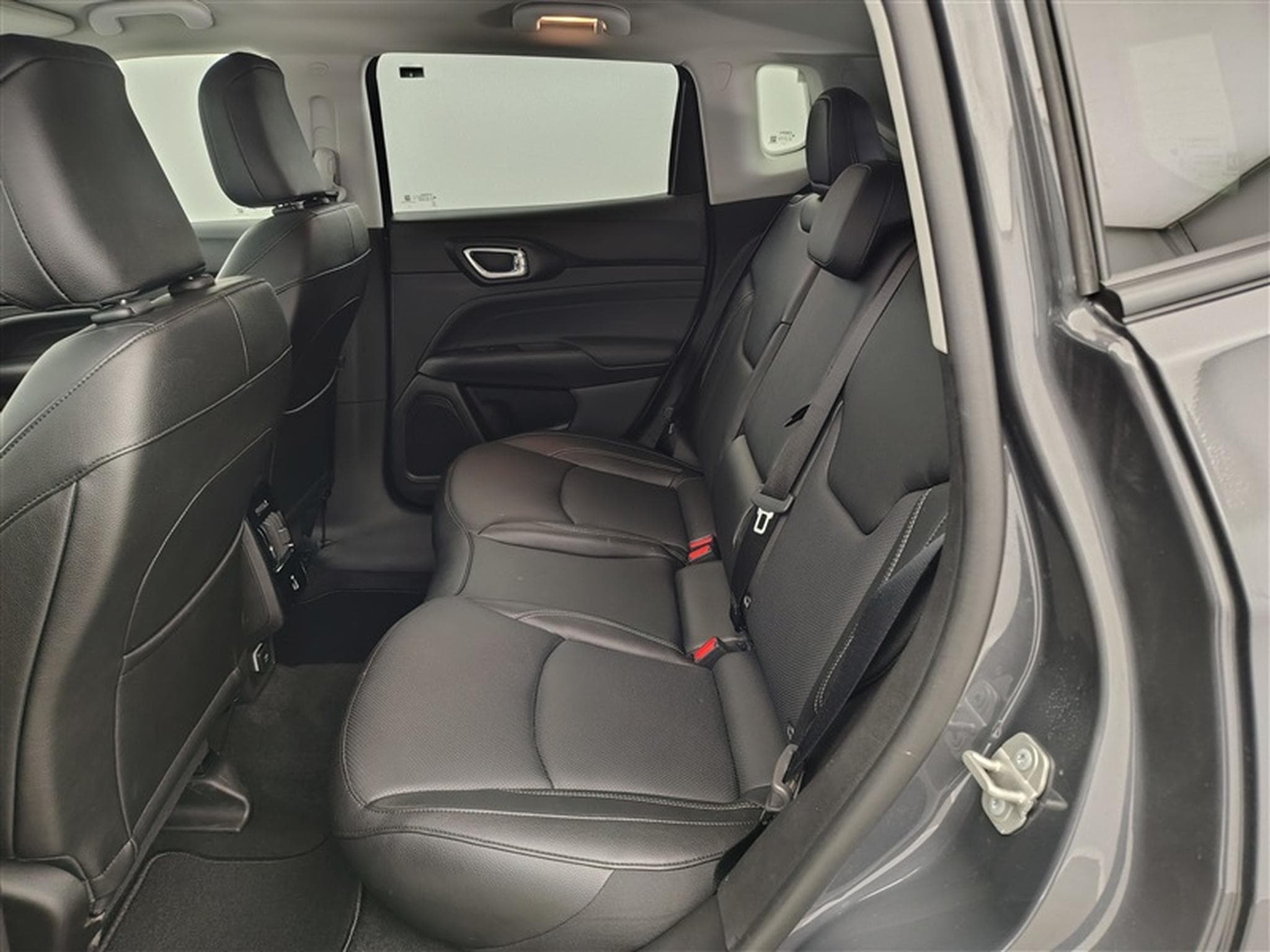 Jeep Compass 1.5 Turbo T4 e-Hybrid BVR7 Summit CUIR / NAVI / FULL LED (2024) - Foto 13