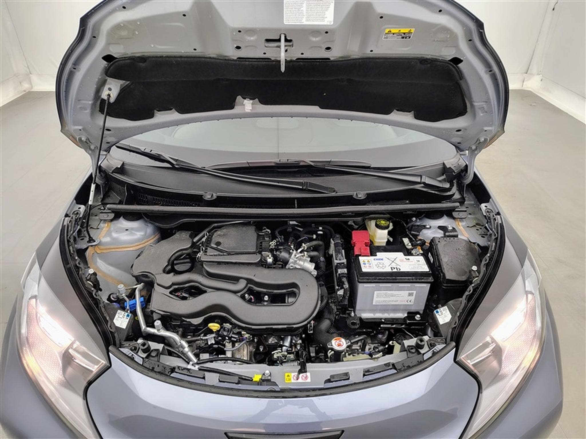 Toyota Aygo 1.0i VVT-i X Black Edition CVT (2025) - Foto 19