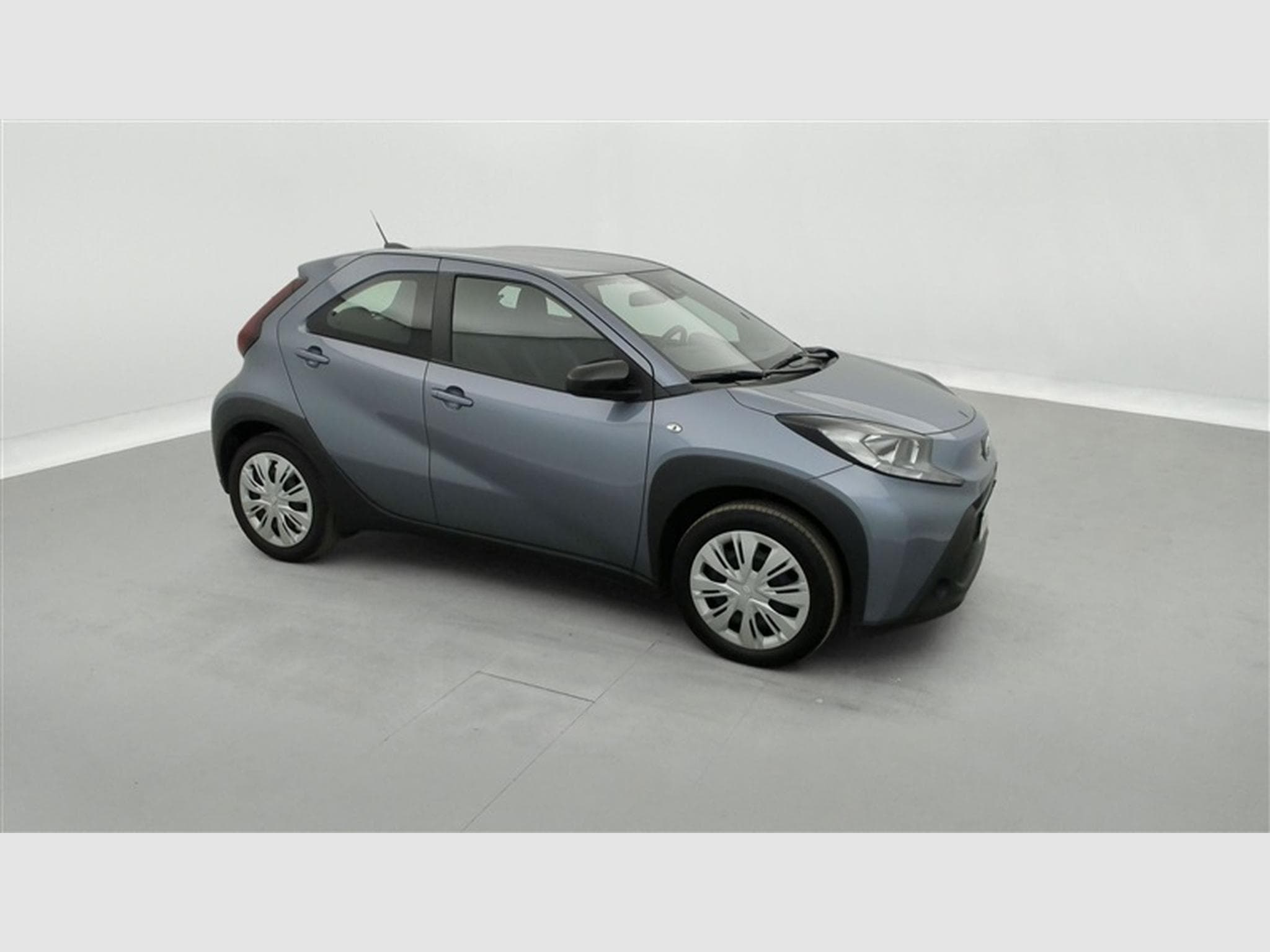 Toyota Aygo 1.0i VVT-i X Black Edition CVT (2025) - Foto 23