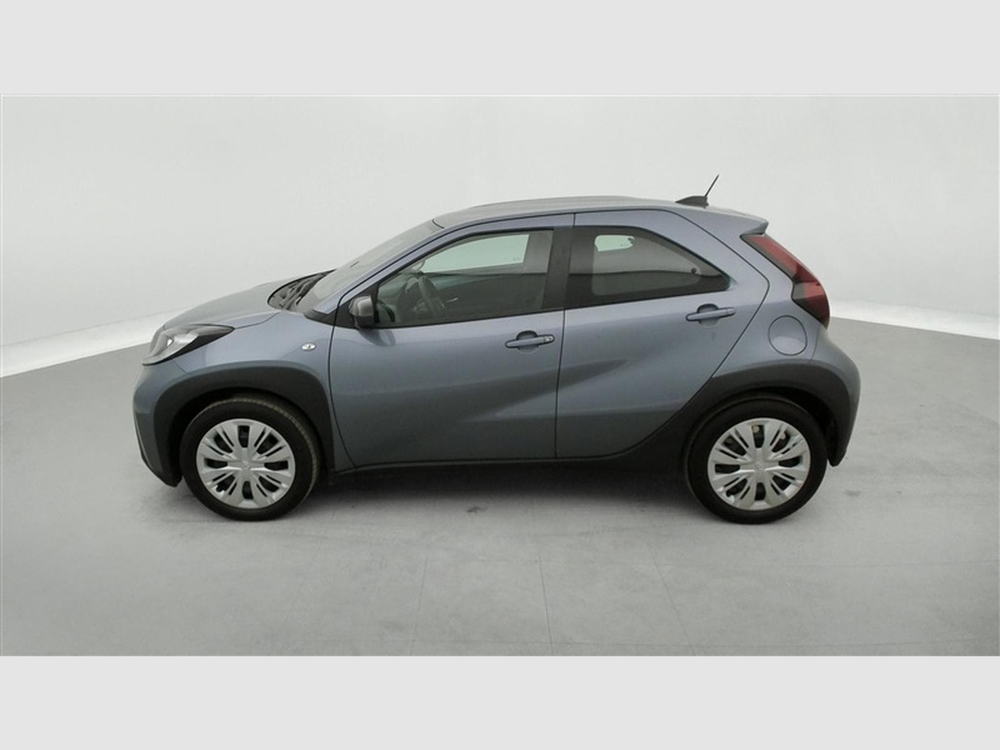 Toyota Aygo 1.0i VVT-i X Black Edition CVT (2025) - Foto 3