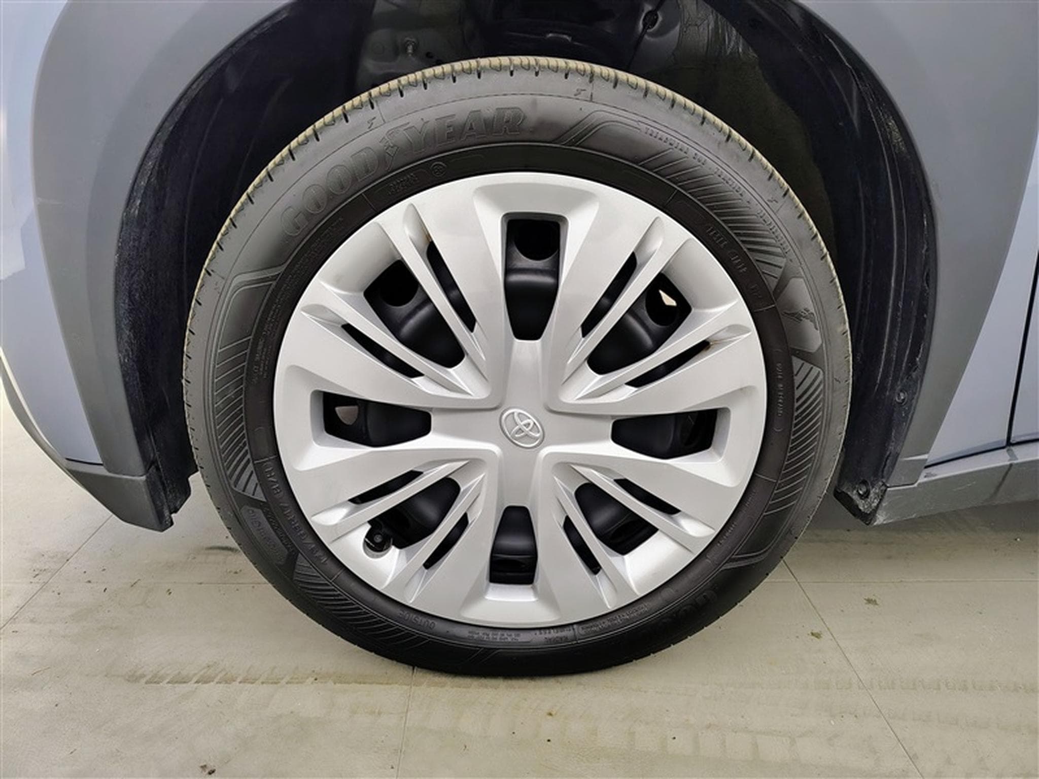 Toyota Aygo 1.0i VVT-i X Black Edition CVT (2025) - Foto 6