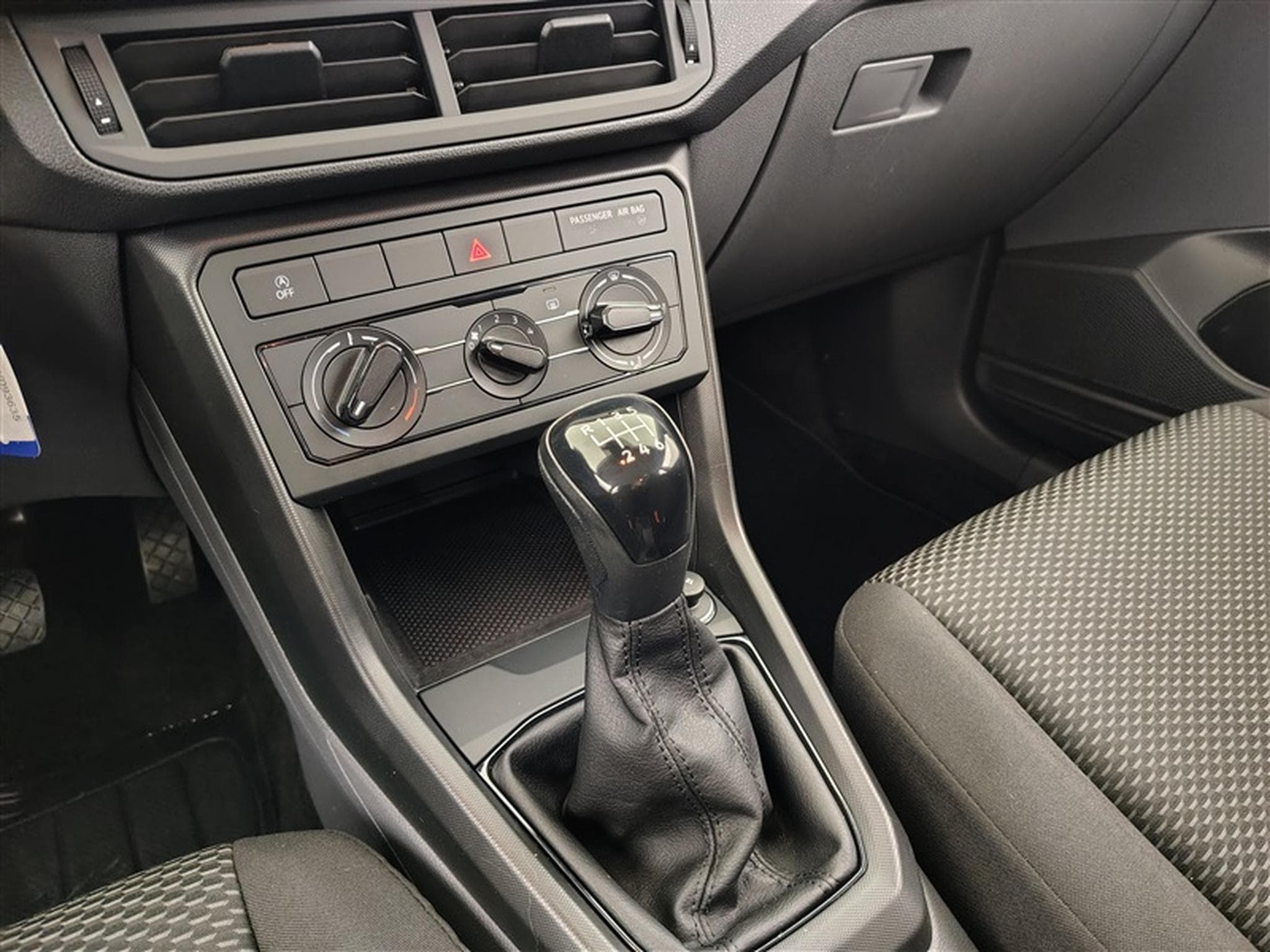 VW T-Cross 1.0 TSI Active OPF (2021) - Foto 12
