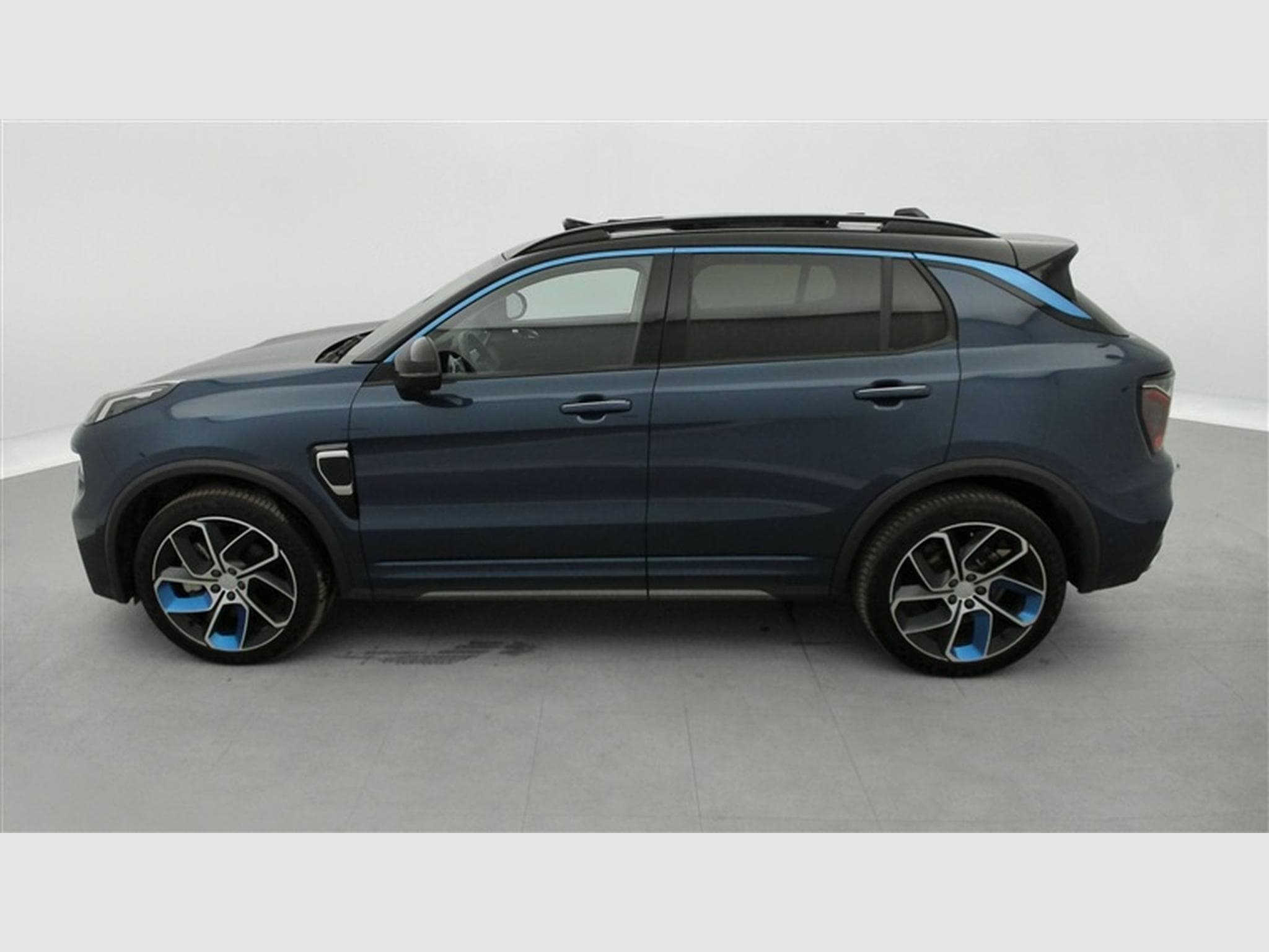Lynk & Co 01 1.5 Turbo PHEV NAVI / FULL LED / PANO / CAMERA / ALU 20" (2023) - Foto 3