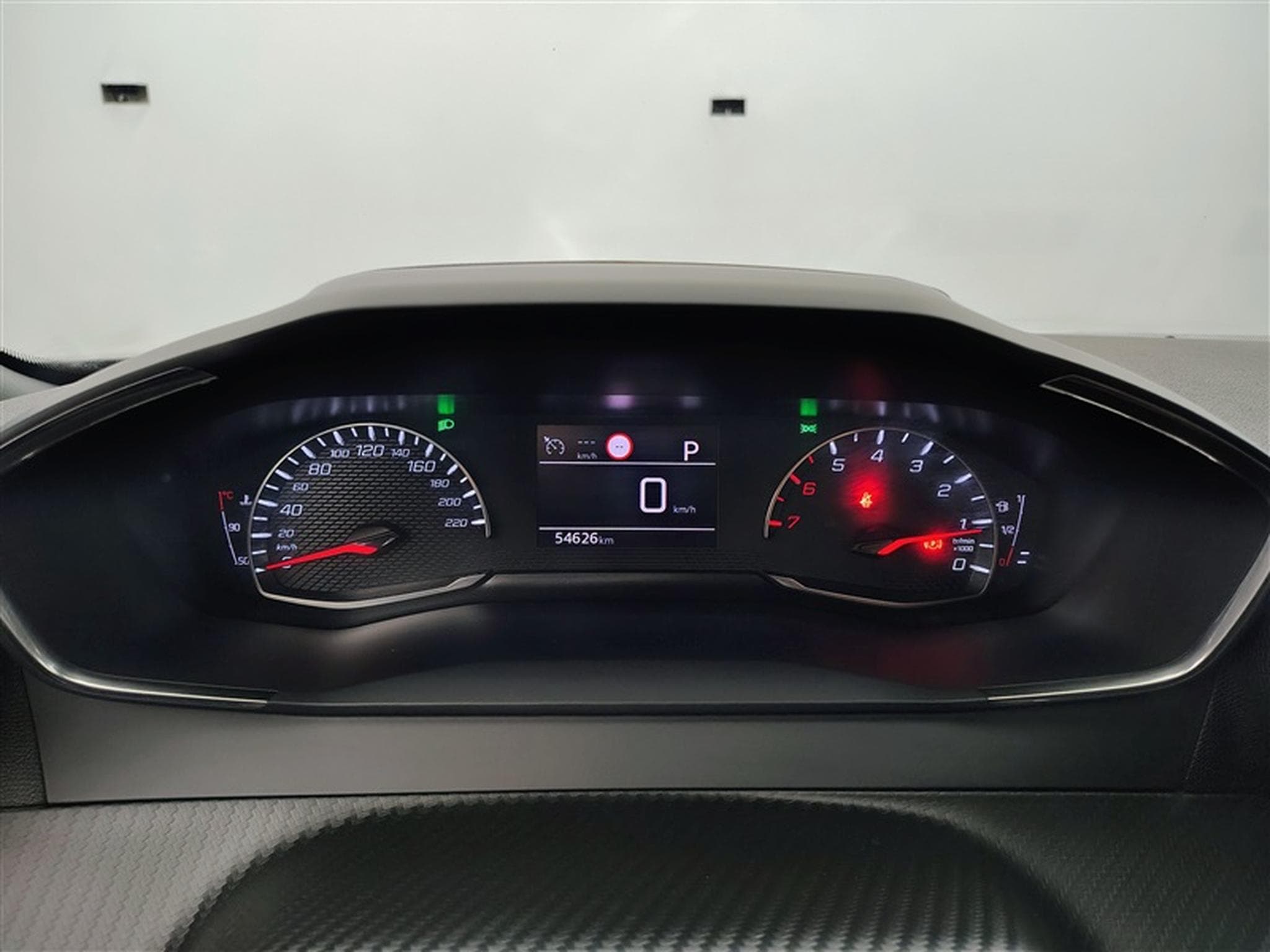 Peugeot 2008 1.2 PureTech STYLE 131cv EAT8 / NAV (2023) - Foto 10