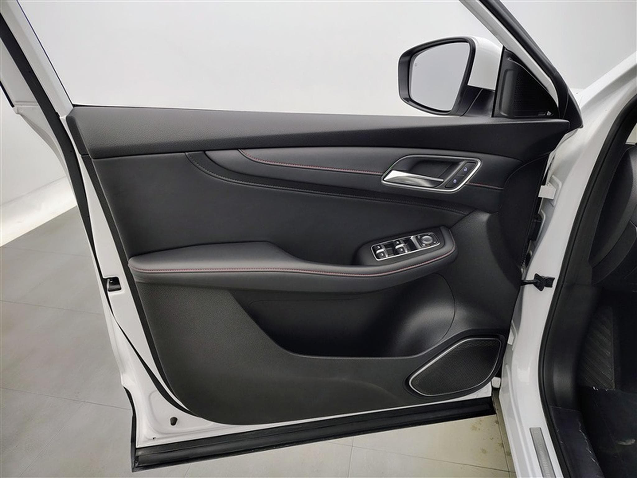MG HS Facelift 1.5 T-GDi 160cv Comfort NAVI / FULL LED / CUIR (2024) - Foto 17