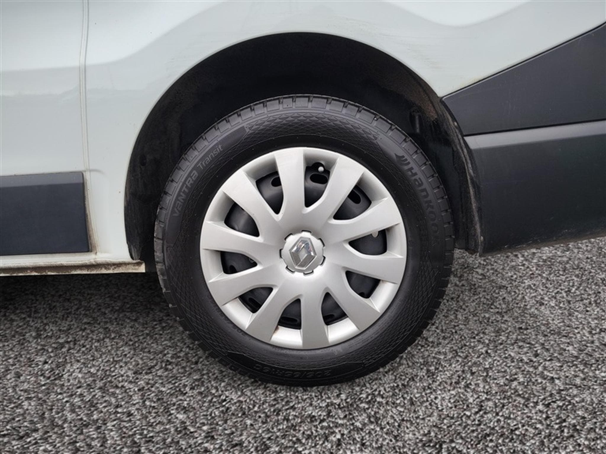 Renault Trafic 1.6 dCi 125cv L1H2 CLIM / BLUETOOTH / PDC AR (2019) - Foto 6