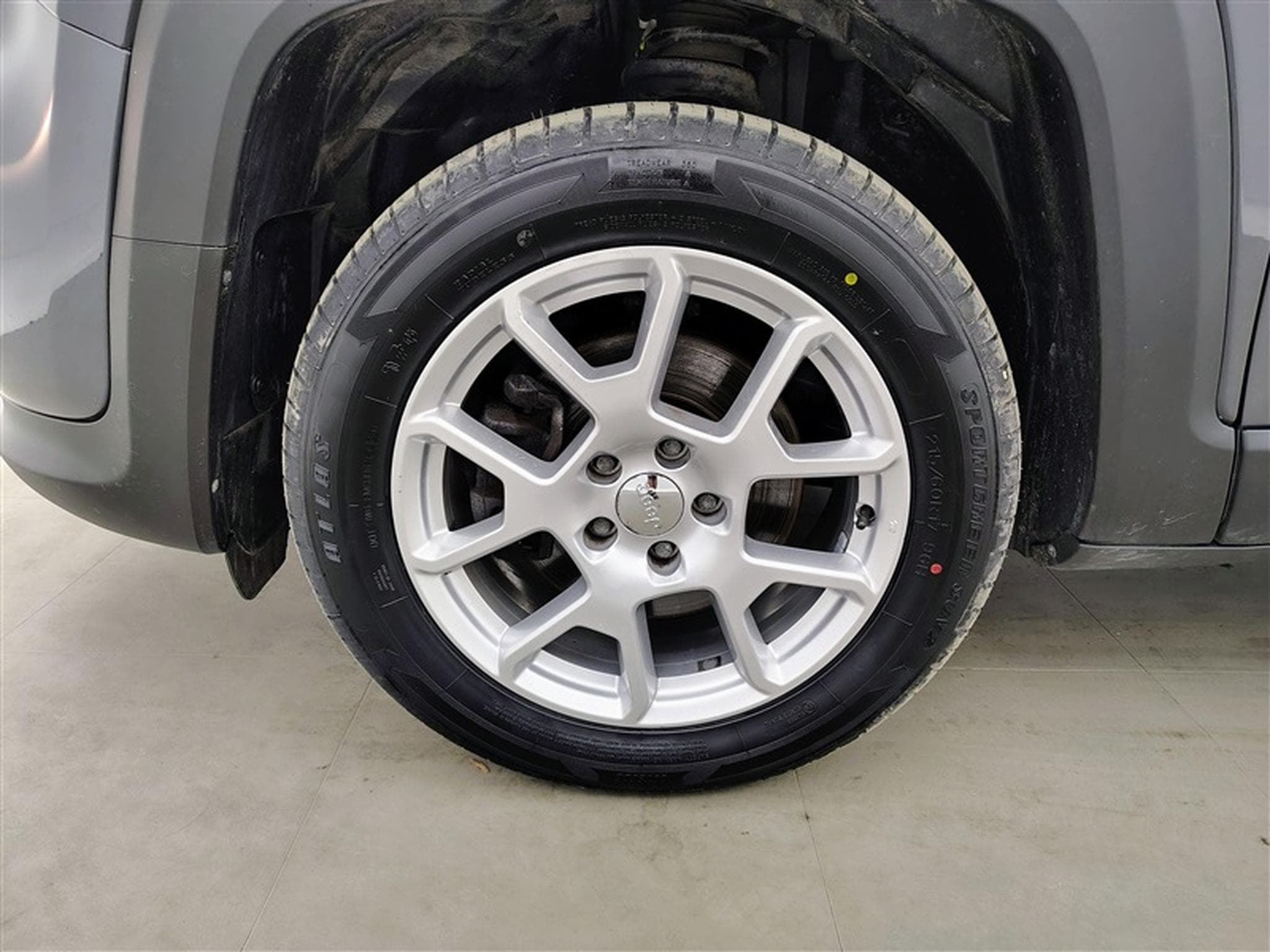 Jeep Renegade 1.5 T4 MHEV Longitude DCT (EU6.4) /PDC/Caméra/CarPlay (2023) - Foto 5