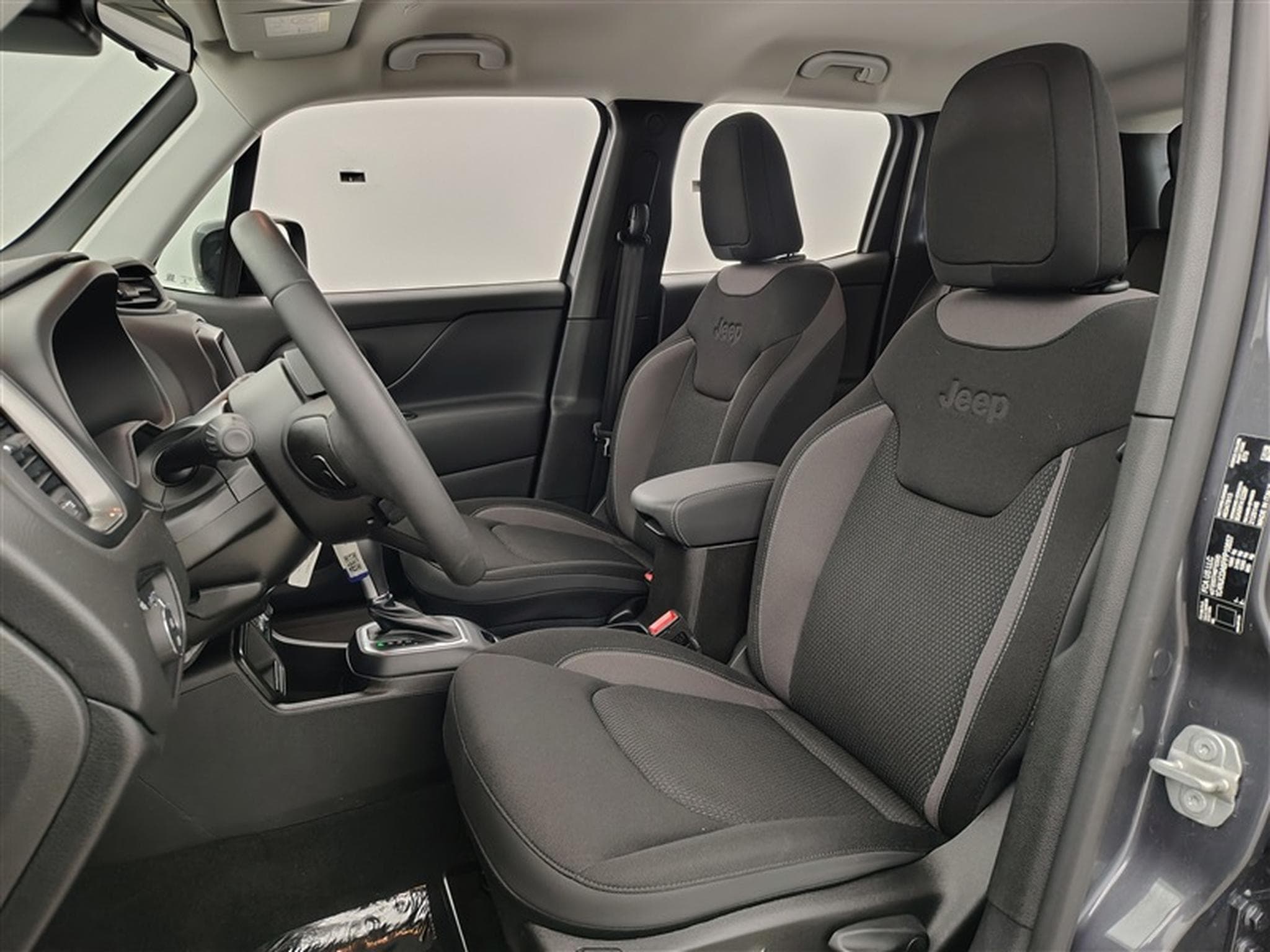 Jeep Renegade 1.5 T4 MHEV Longitude DCT (EU6.4) /PDC/Caméra/CarPlay (2023) - Foto 6