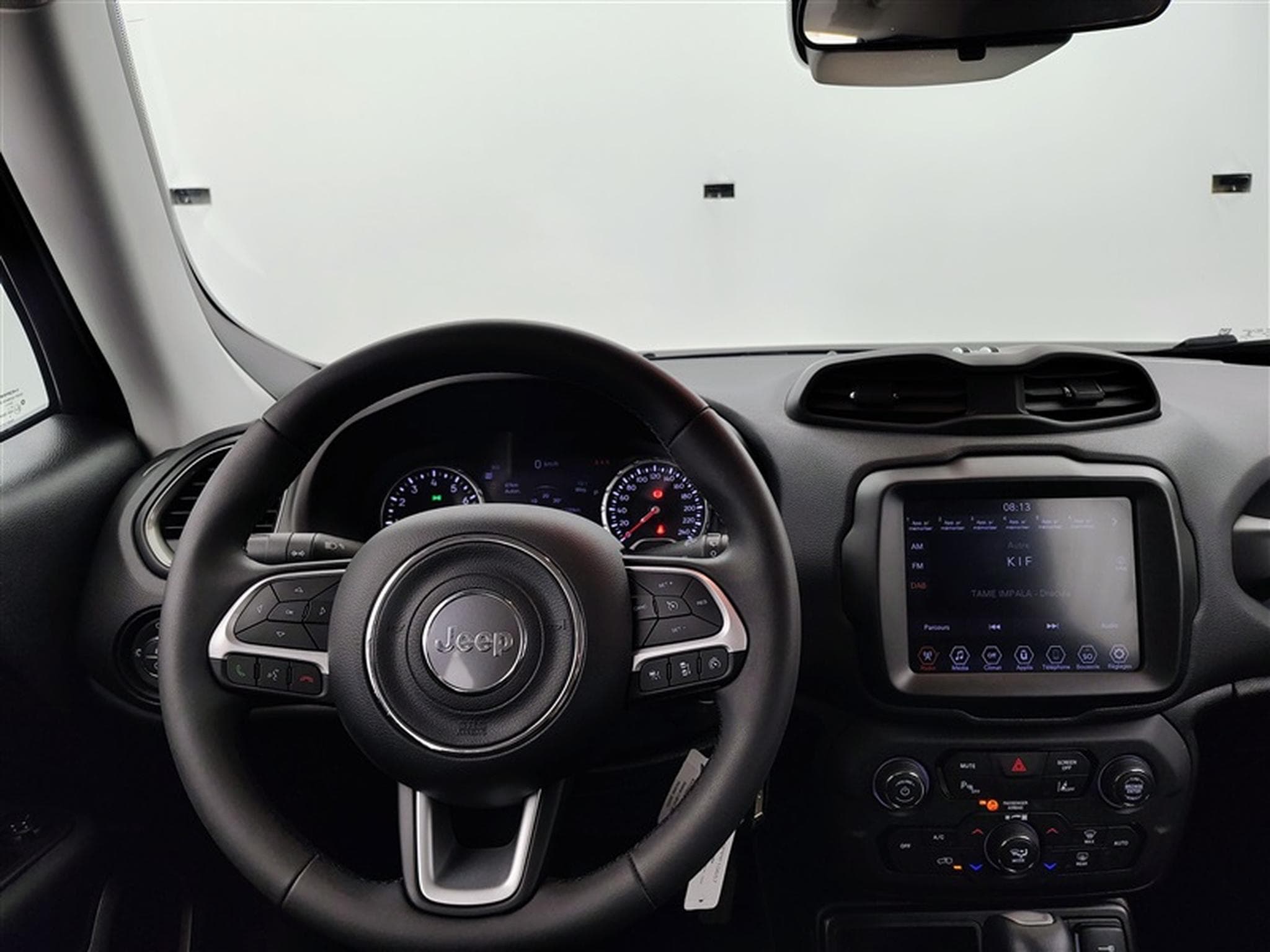 Jeep Renegade 1.5 T4 MHEV Longitude DCT (EU6.4) /PDC/Caméra/CarPlay (2023) - Foto 8
