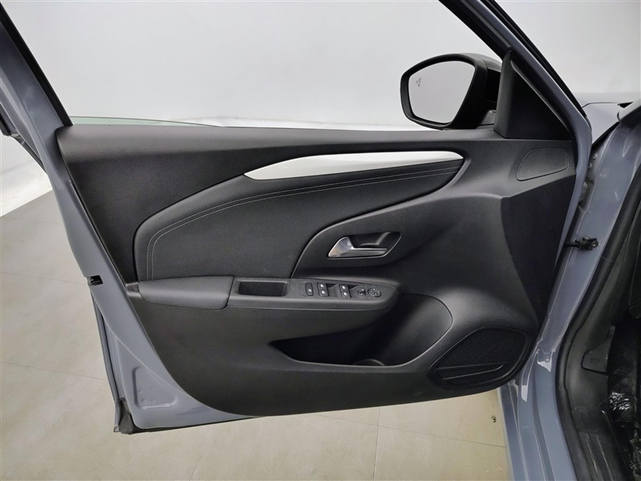 Opel Corsa 1.2 Turbo 100Cv GS CARPLAY / CAMERA / FULL LED / ALU (2025) - Foto 17