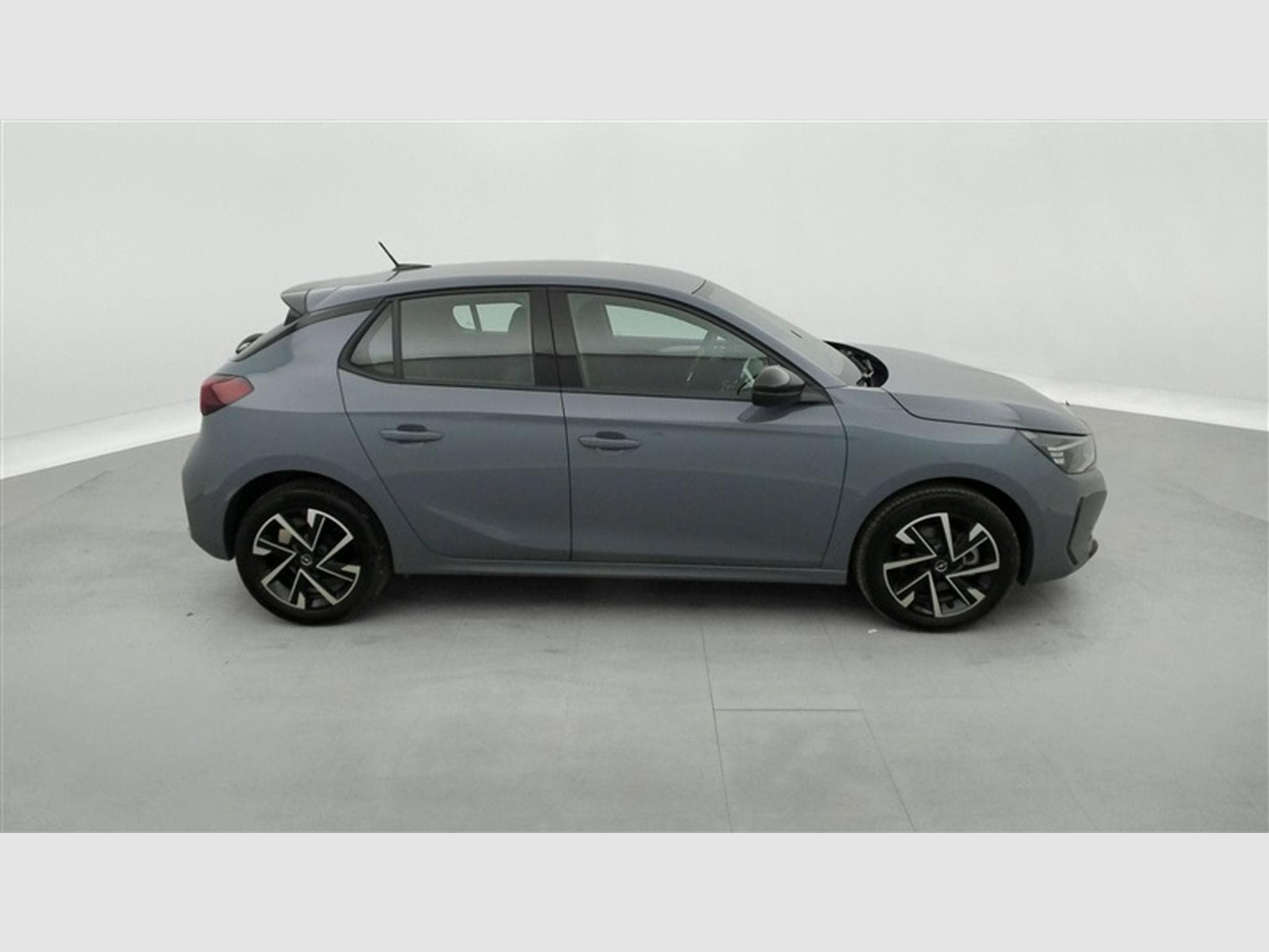 Opel Corsa 1.2 Turbo 100Cv GS CARPLAY / CAMERA / FULL LED / ALU (2025) - Foto 24