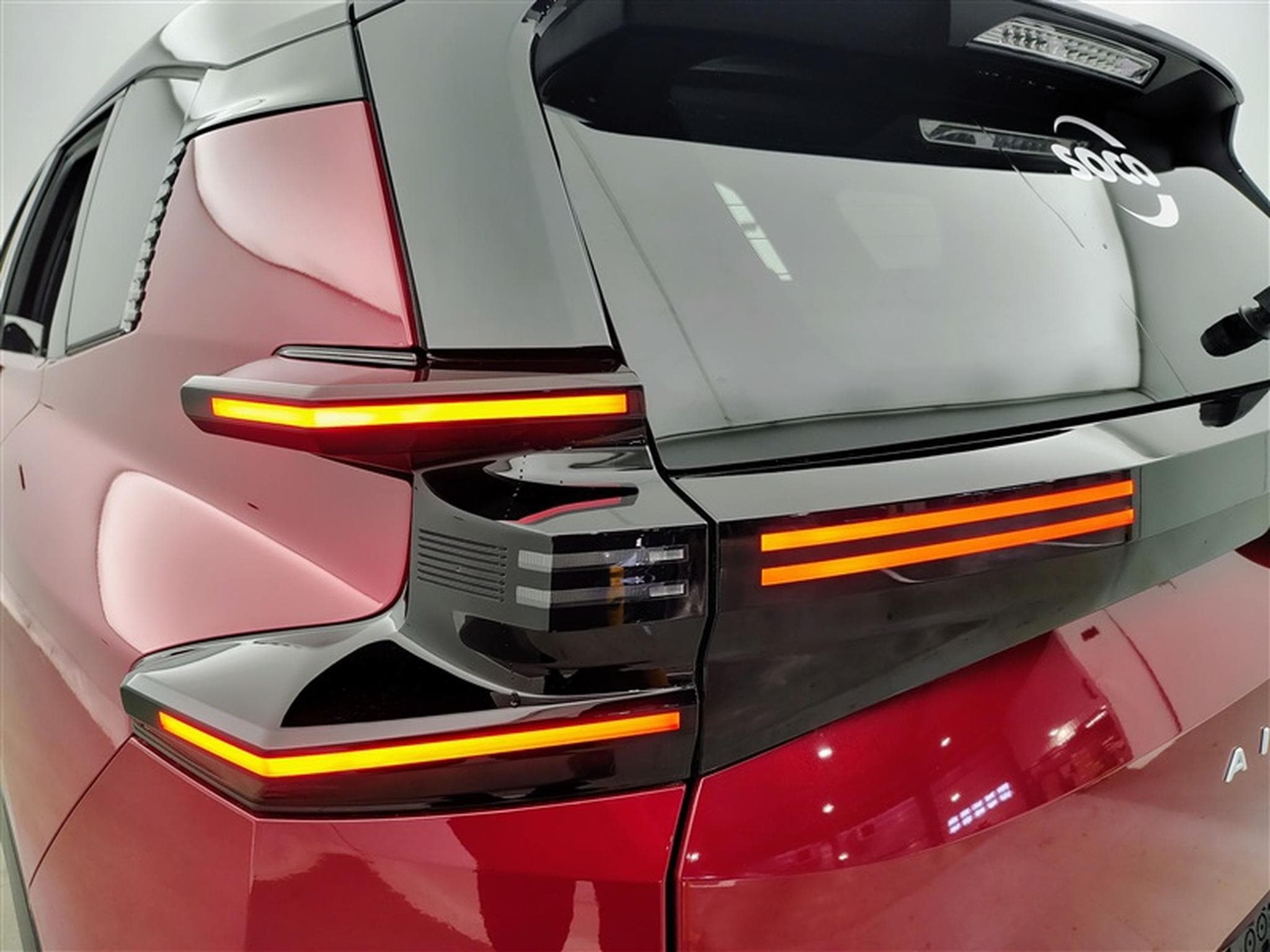 Citroen C5 Aircross 1.2 Hybrid 145cv E-DCS6 Plus NAVI / FULL LED / CAMERA / JA19 (2026) - Foto 16