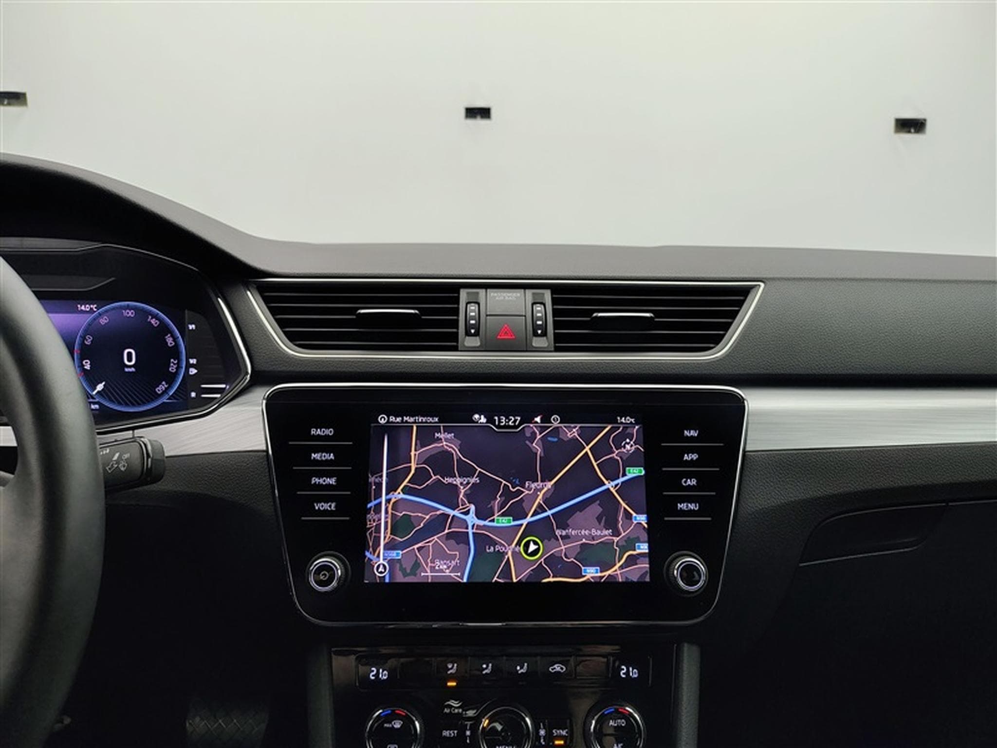 Skoda Superb 1.5 TSI ACT Style DSG (2022) - Foto 11