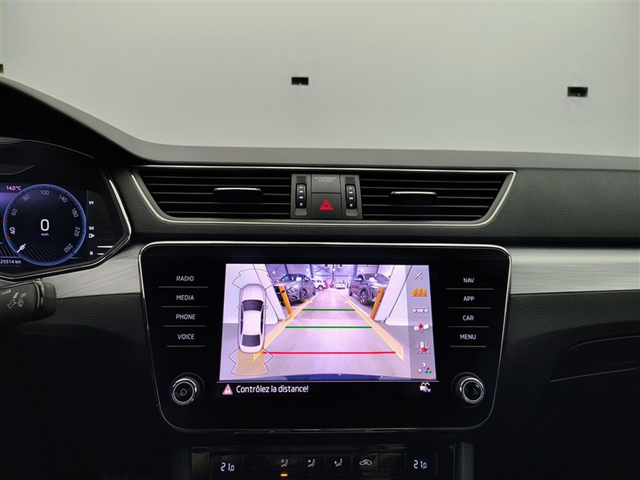 Skoda Superb 1.5 TSI ACT Style DSG (2022) - Foto 17