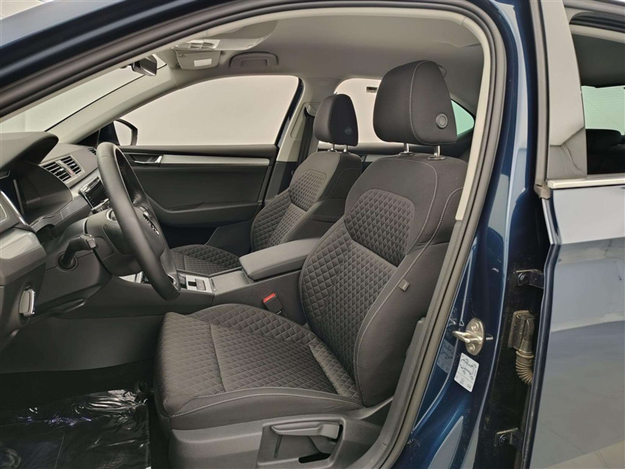 Skoda Superb 1.5 TSI ACT Style DSG (2022) - Foto 7