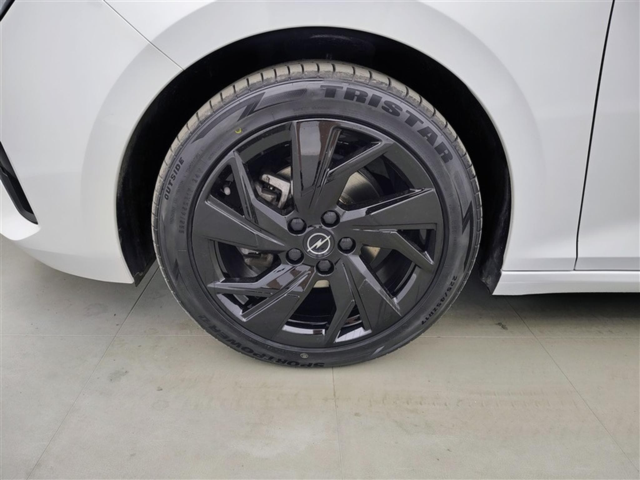 Opel Astra 1.2 Turbo 130cv GS NAVI / FULL LED / ALCANTARA / CAMERA 360 (2024) - Foto 6