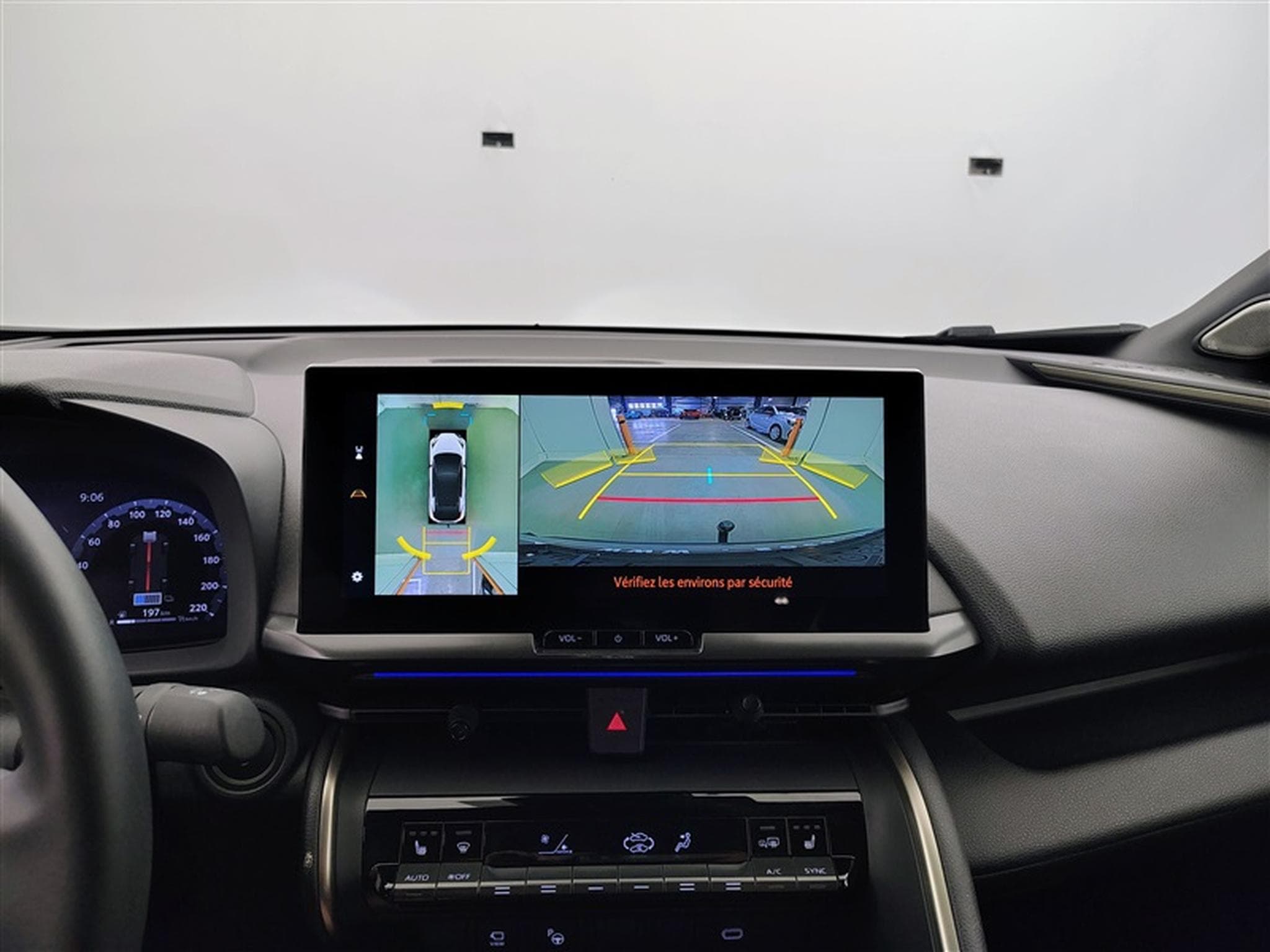Toyota C-HR Hybrid HEV 1.8 Premium Bi-Tone E-CVT°NAV°CARPLAY°CAMERA360 (2024) - Foto 18