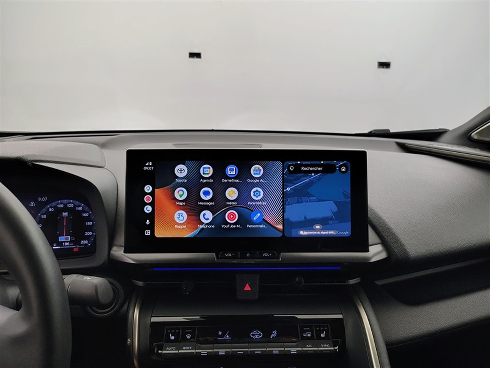 Toyota C-HR Hybrid HEV 1.8 Premium Bi-Tone E-CVT°NAV°CARPLAY°CAMERA360 (2024) - Foto 24