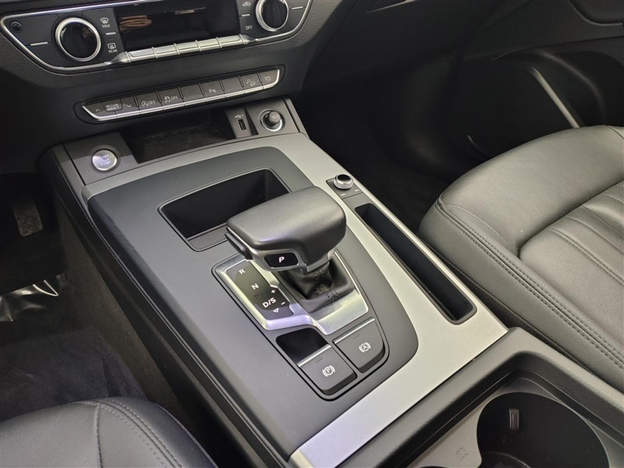 Audi Q5 35 TDi 163Cv S-Tronic Advanced CUIR / NAVI / CAMERA (2022) - Foto 11