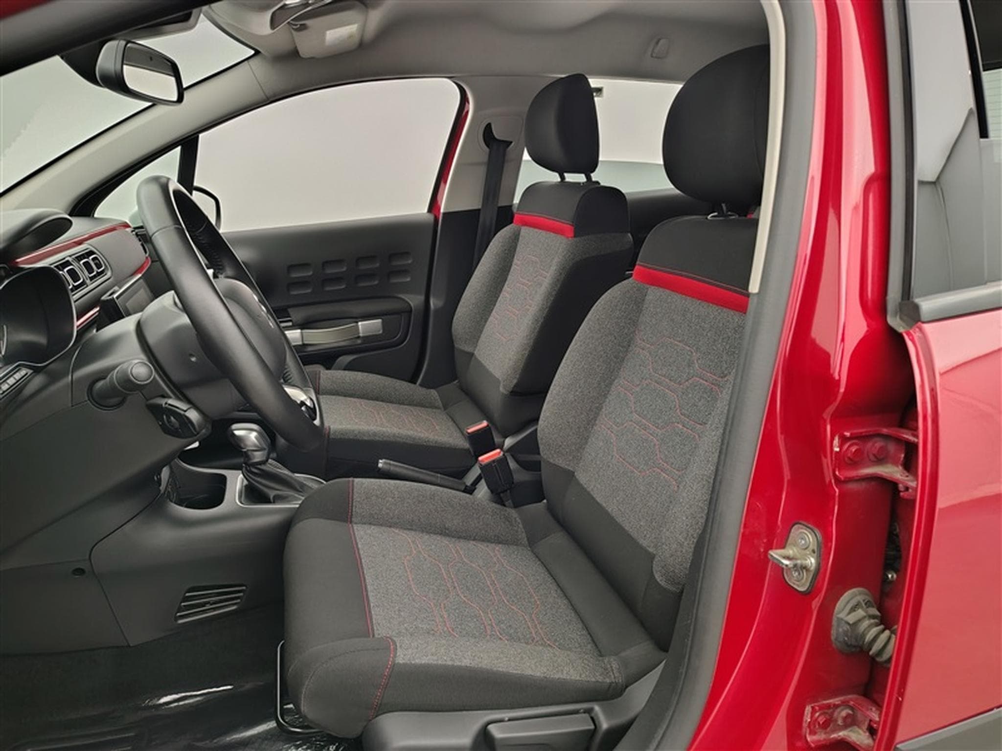Citroen C3 1.2 PureTech Shine S&S (2020) - Foto 7