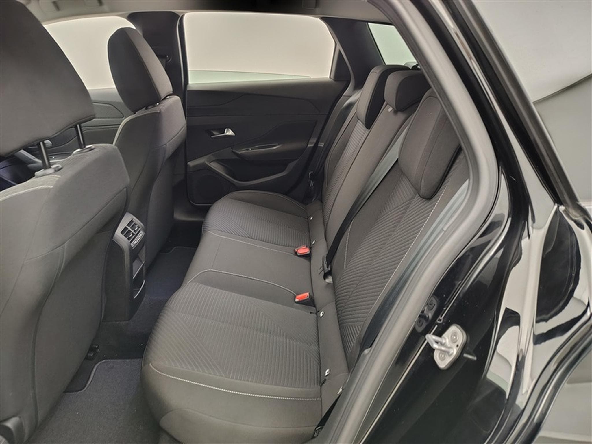 Peugeot 308 SW 1.2 PureTech 130cv EAT8 Active NAVI / FULL LED / PDC AR (2023) - Foto 13