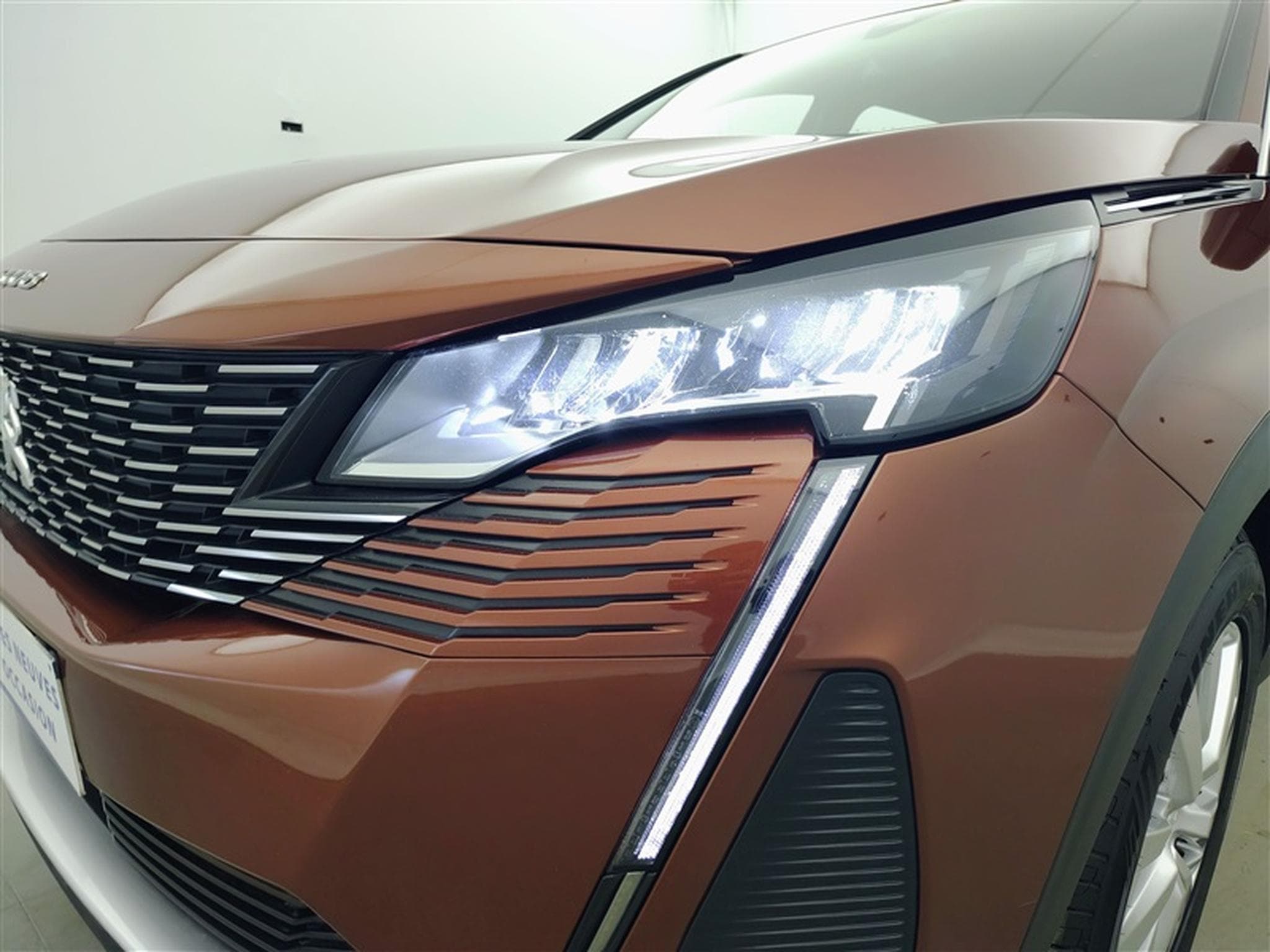 Peugeot 5008 1.2 PureTech EAT8 Active Pack 7Pl NAVI / FULL LED (2023) - Foto 14