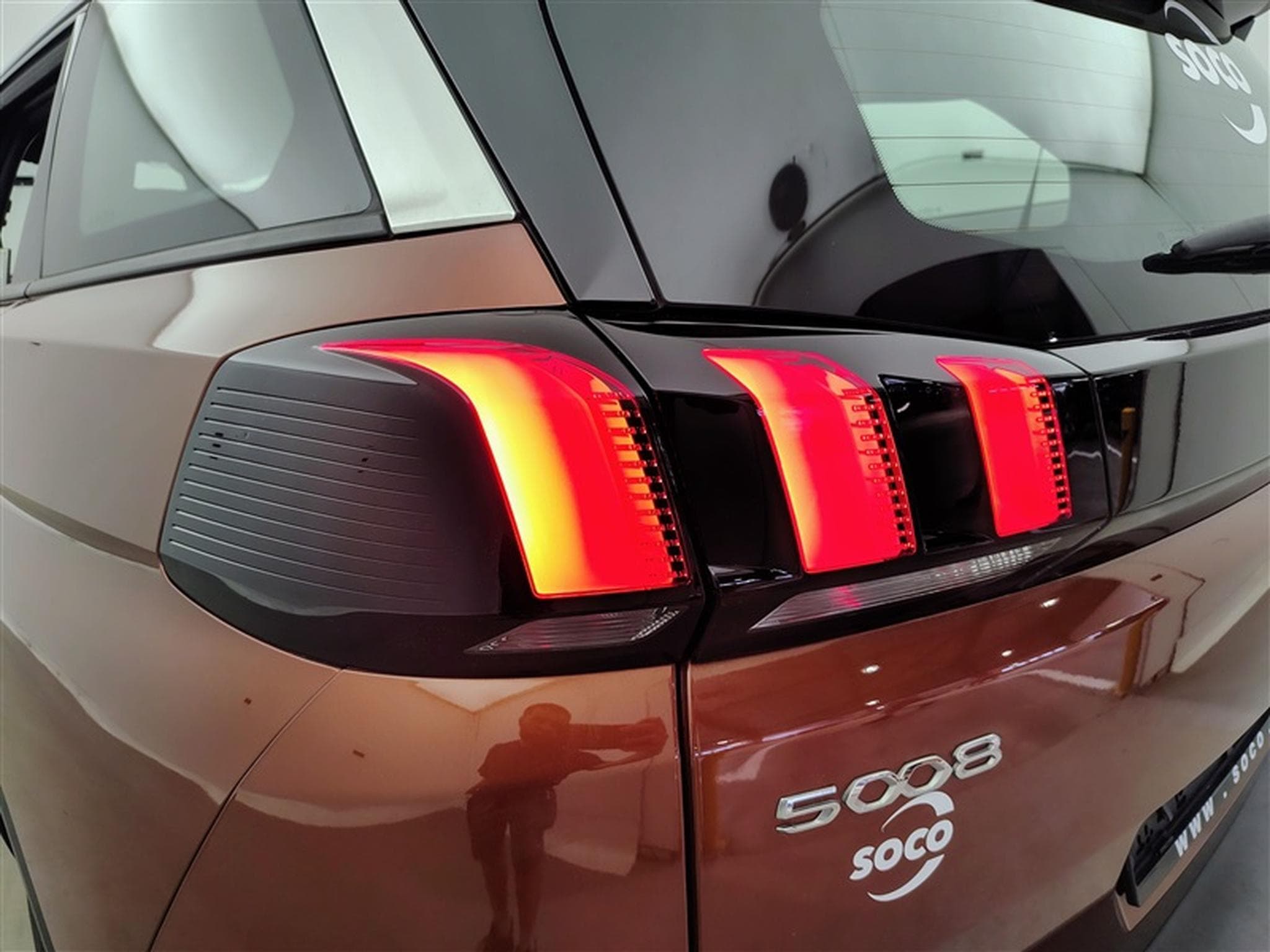 Peugeot 5008 1.2 PureTech EAT8 Active Pack 7Pl NAVI / FULL LED (2023) - Foto 15