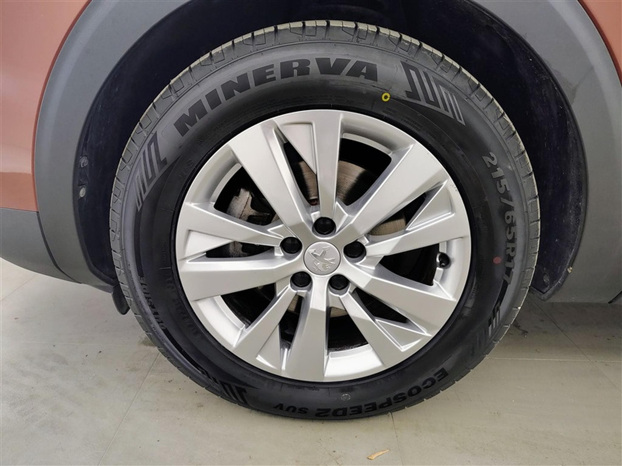 Peugeot 5008 1.2 PureTech EAT8 Active Pack 7Pl NAVI / FULL LED (2023) - Foto 5