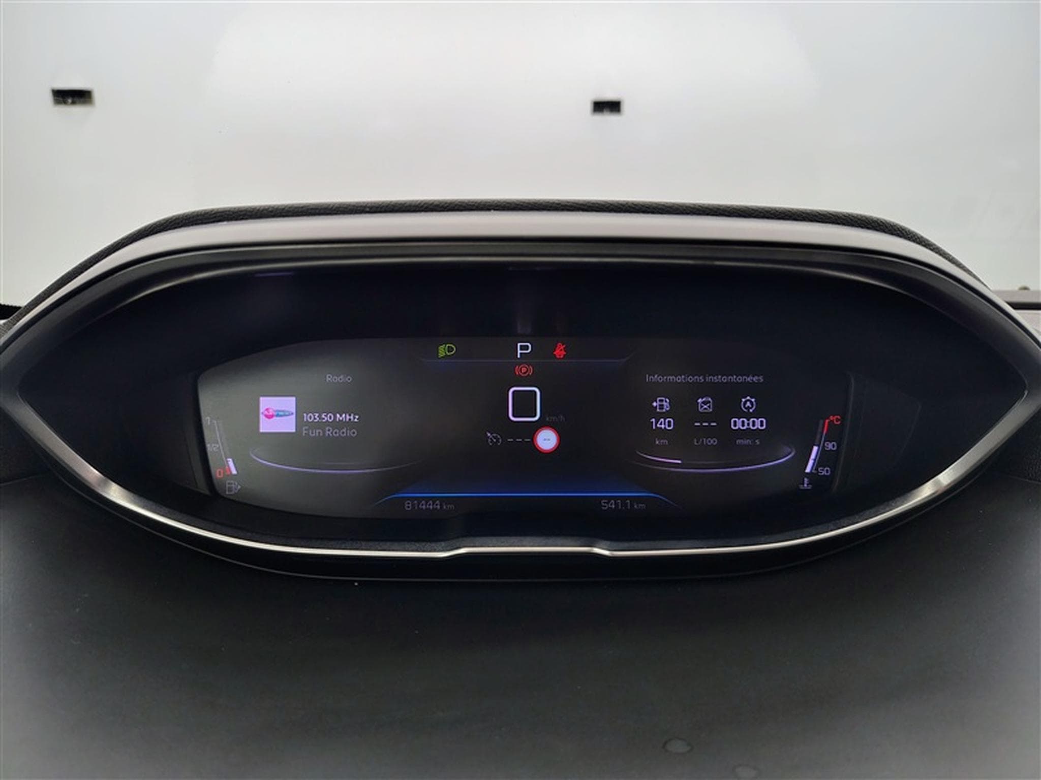 Peugeot 5008 1.2 PureTech EAT8 Active Pack 7Pl NAVI / FULL LED (2023) - Foto 9