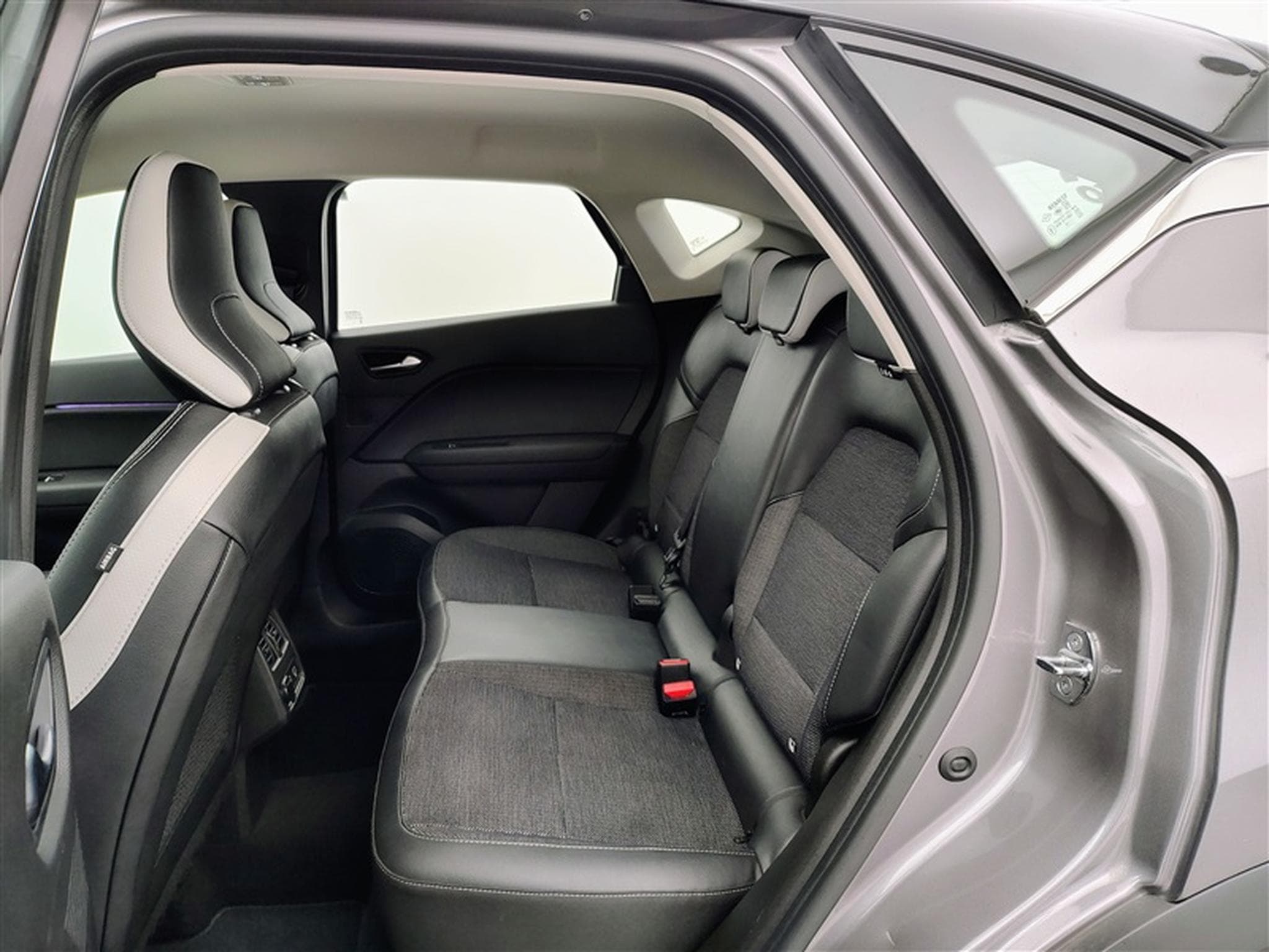 Renault Captur 1.33 TCe 140cv EDC Intens CARPLAY / FULL LED / CAMERA / JA17 (2022) - Foto 13