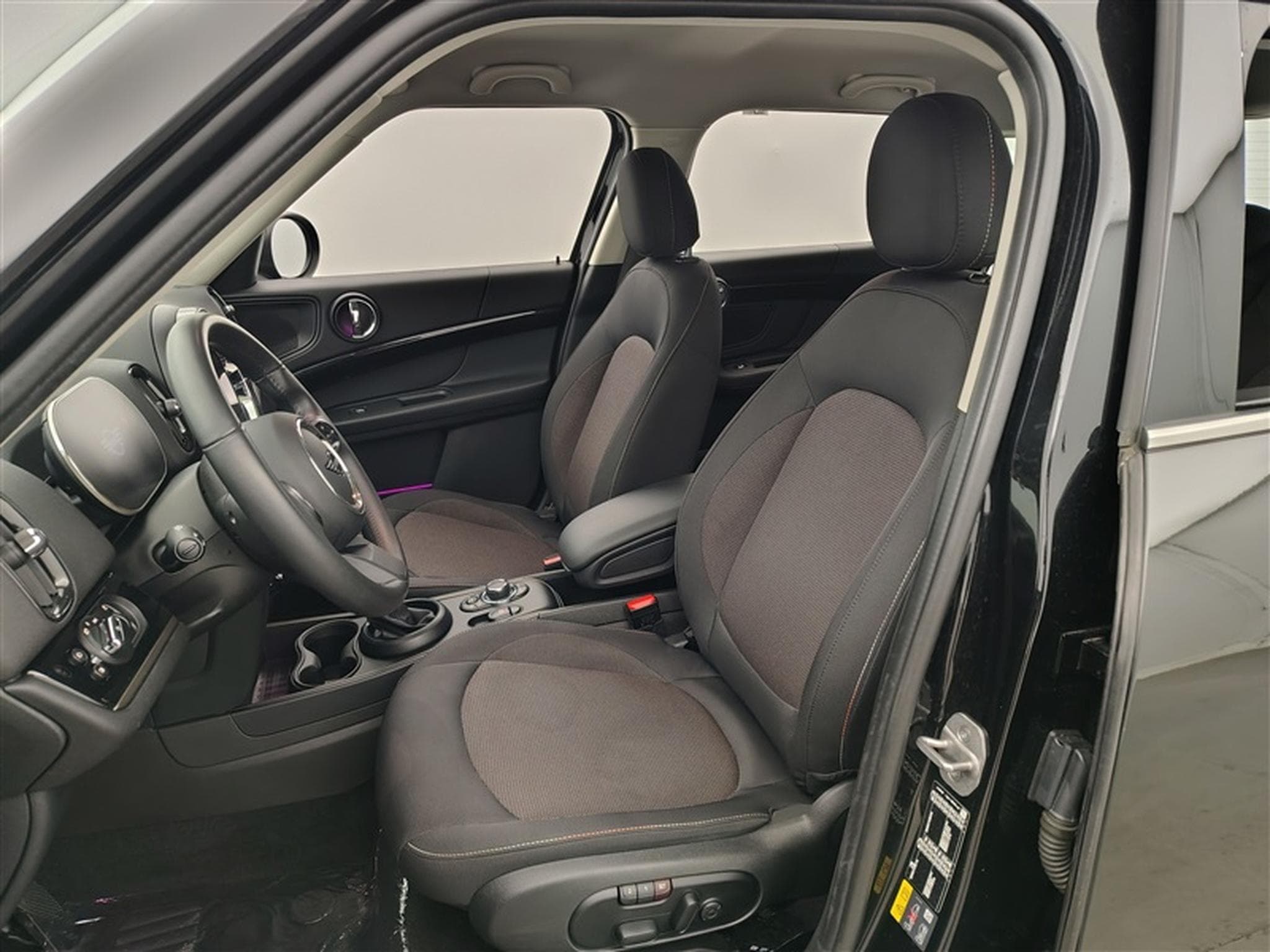 MINI Countryman 1.5A PHEV Cooper SE ALL4/NAVI/FULL LED/JA17/PDC (2023) - Foto 7