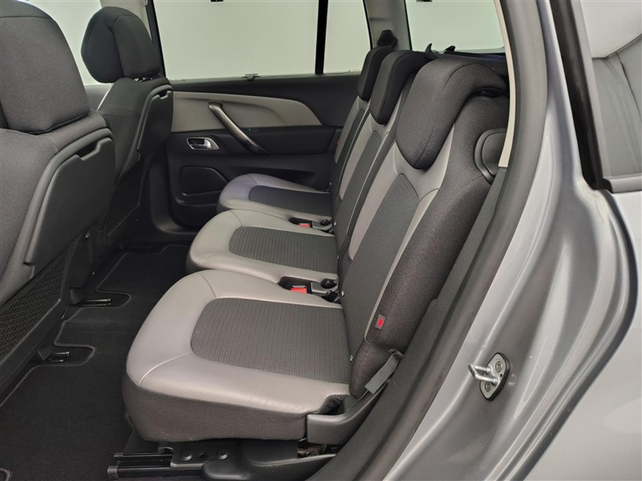 Citroen Grand C4 SpaceTourer 1.2 PureTech 130cv EAT8 Shine 7pl. NAVI / TOIT PANO / CAMERA (2020) - Foto 13