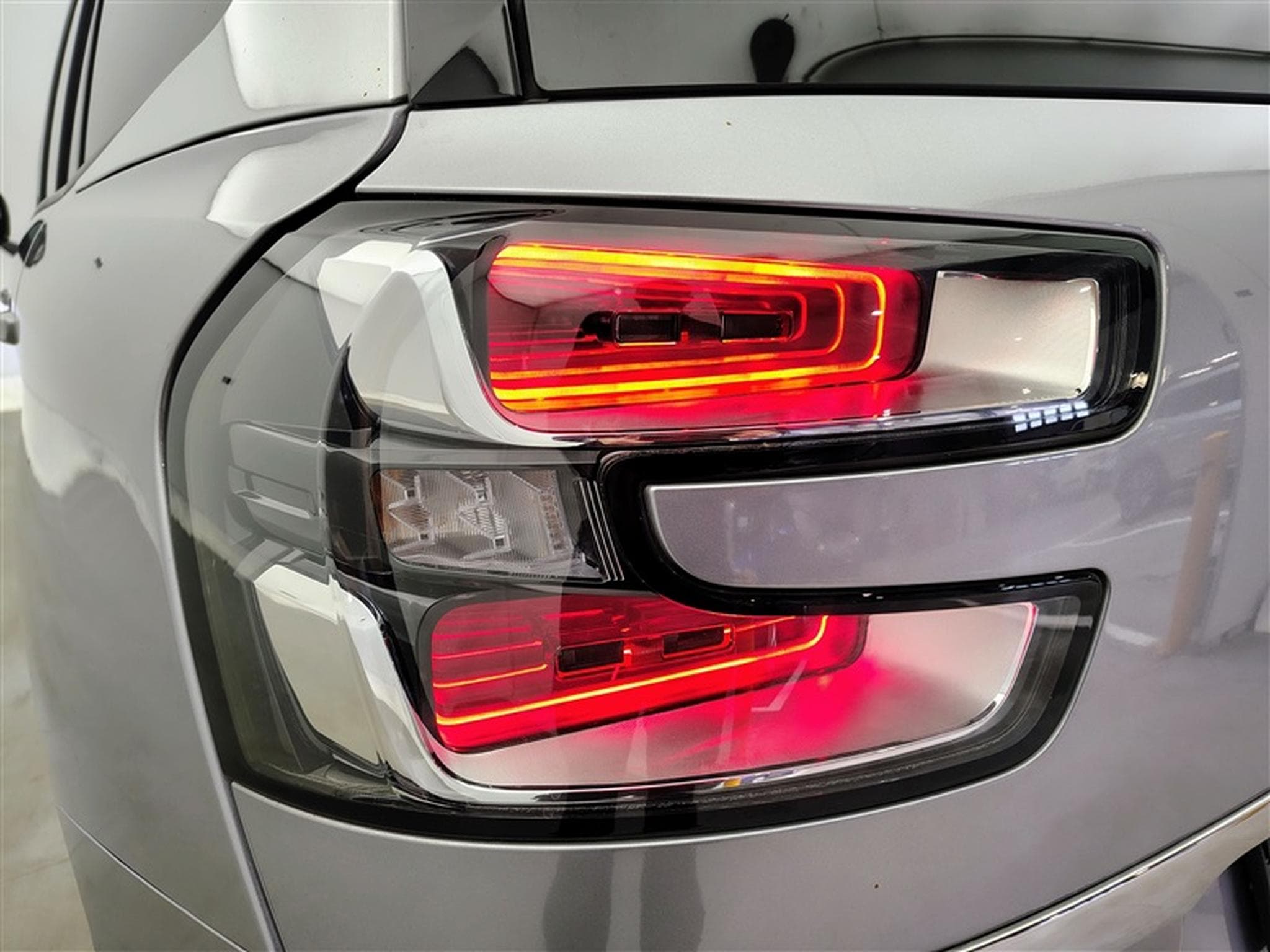 Citroen Grand C4 SpaceTourer 1.2 PureTech 130cv EAT8 Shine 7pl. NAVI / TOIT PANO / CAMERA (2020) - Foto 16