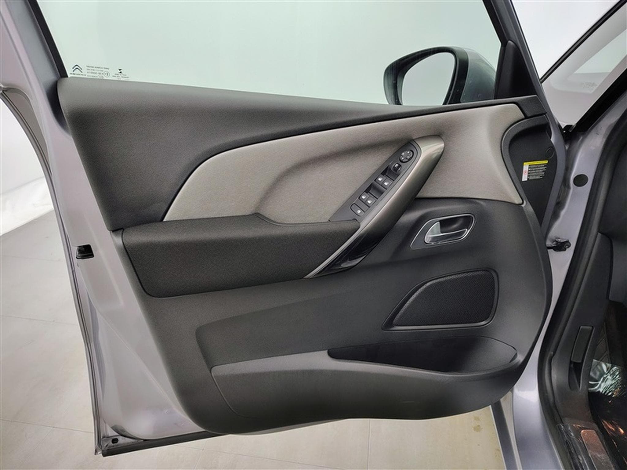 Citroen Grand C4 SpaceTourer 1.2 PureTech 130cv EAT8 Shine 7pl. NAVI / TOIT PANO / CAMERA (2020) - Foto 17