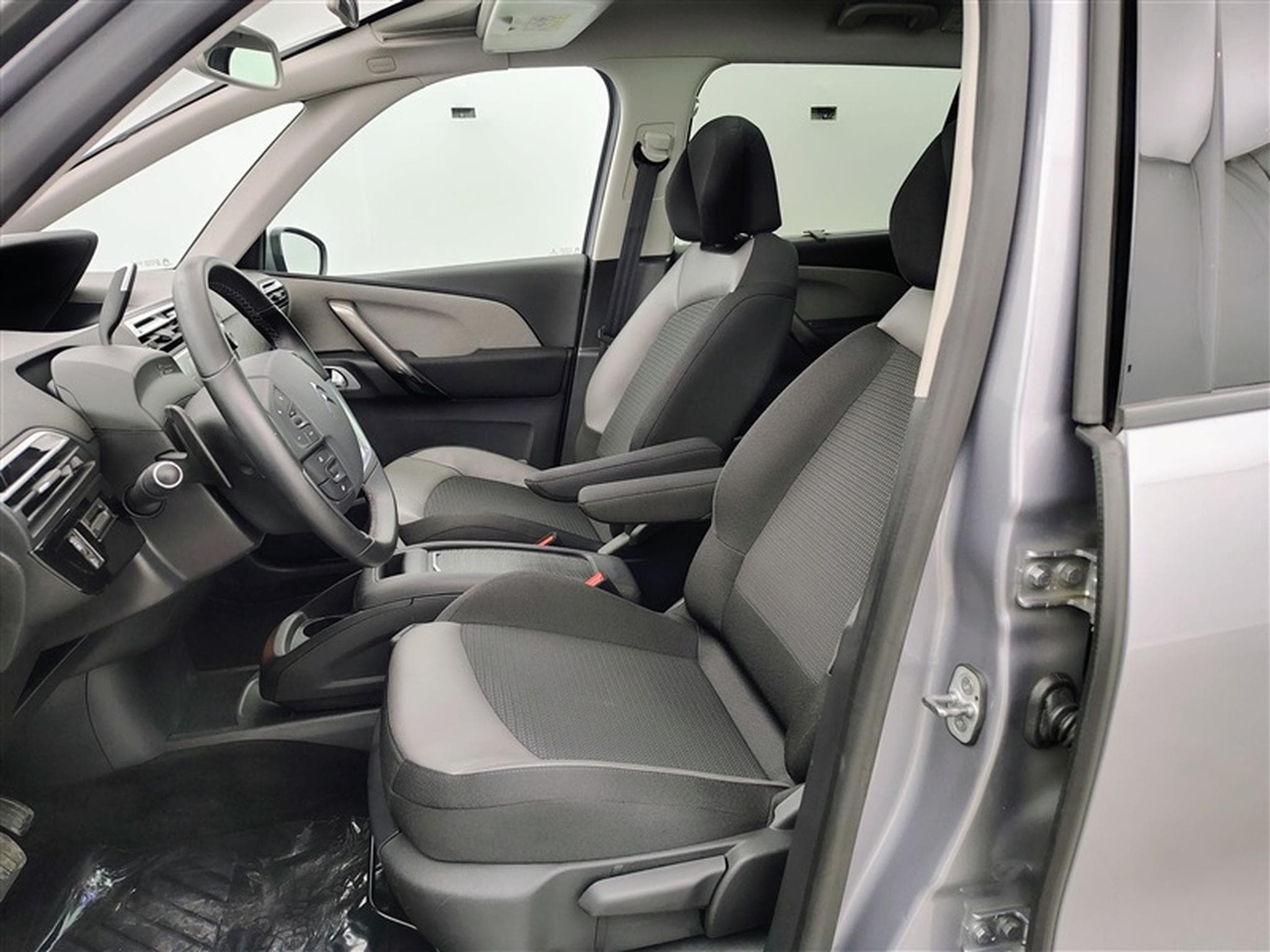 Citroen Grand C4 SpaceTourer 1.2 PureTech 130cv EAT8 Shine 7pl. NAVI / TOIT PANO / CAMERA (2020) - Foto 7