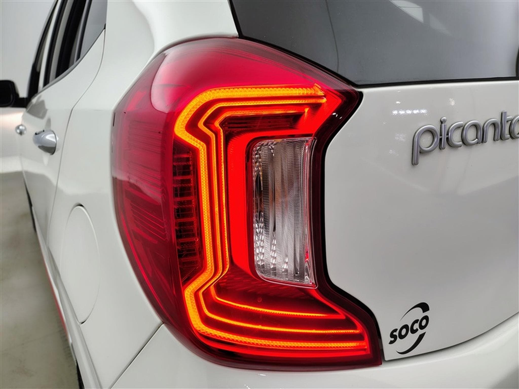 Kia Picanto 1.2 ISG GT Line •CUIR/NAVI/FULL LED/CAMERA** (2023) - Foto 16