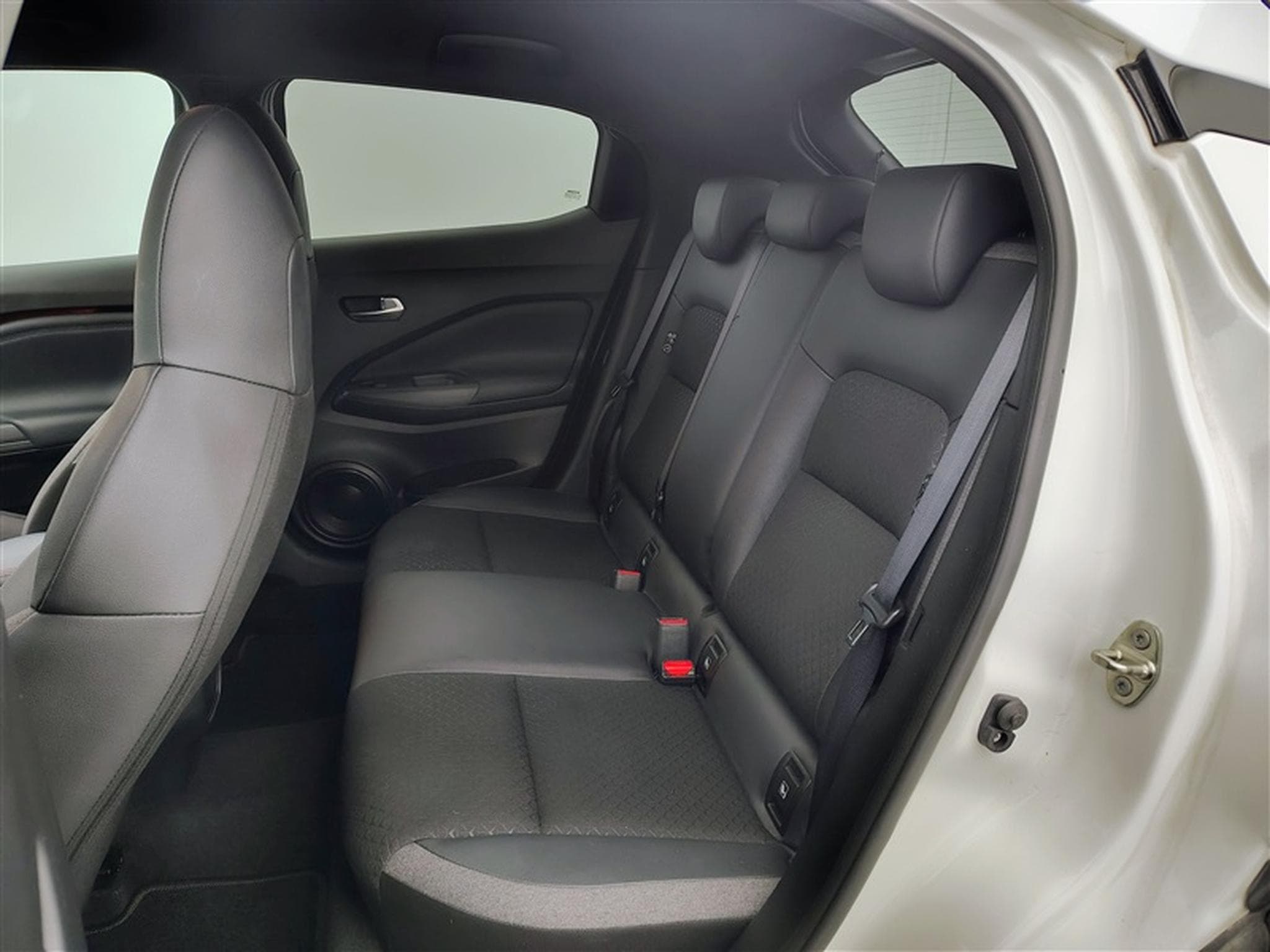 Nissan Juke 1.0 DIG-T 114cv N-Connecta NAVI / FULL LED / CUIR PARTIEL (2025) - Foto 13