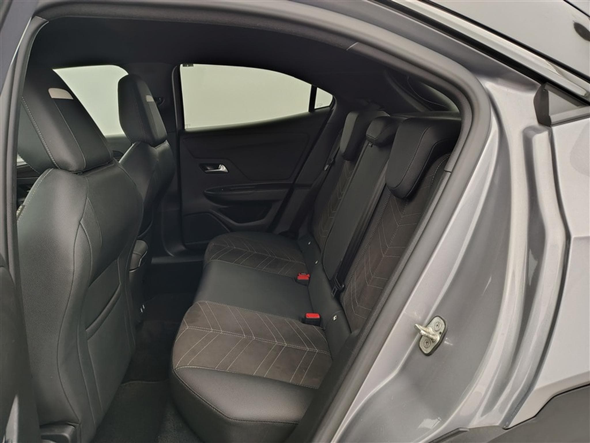 Opel Mokka 1.2 Turbo Elegance S/S (EU6.4) (2023) - Foto 13