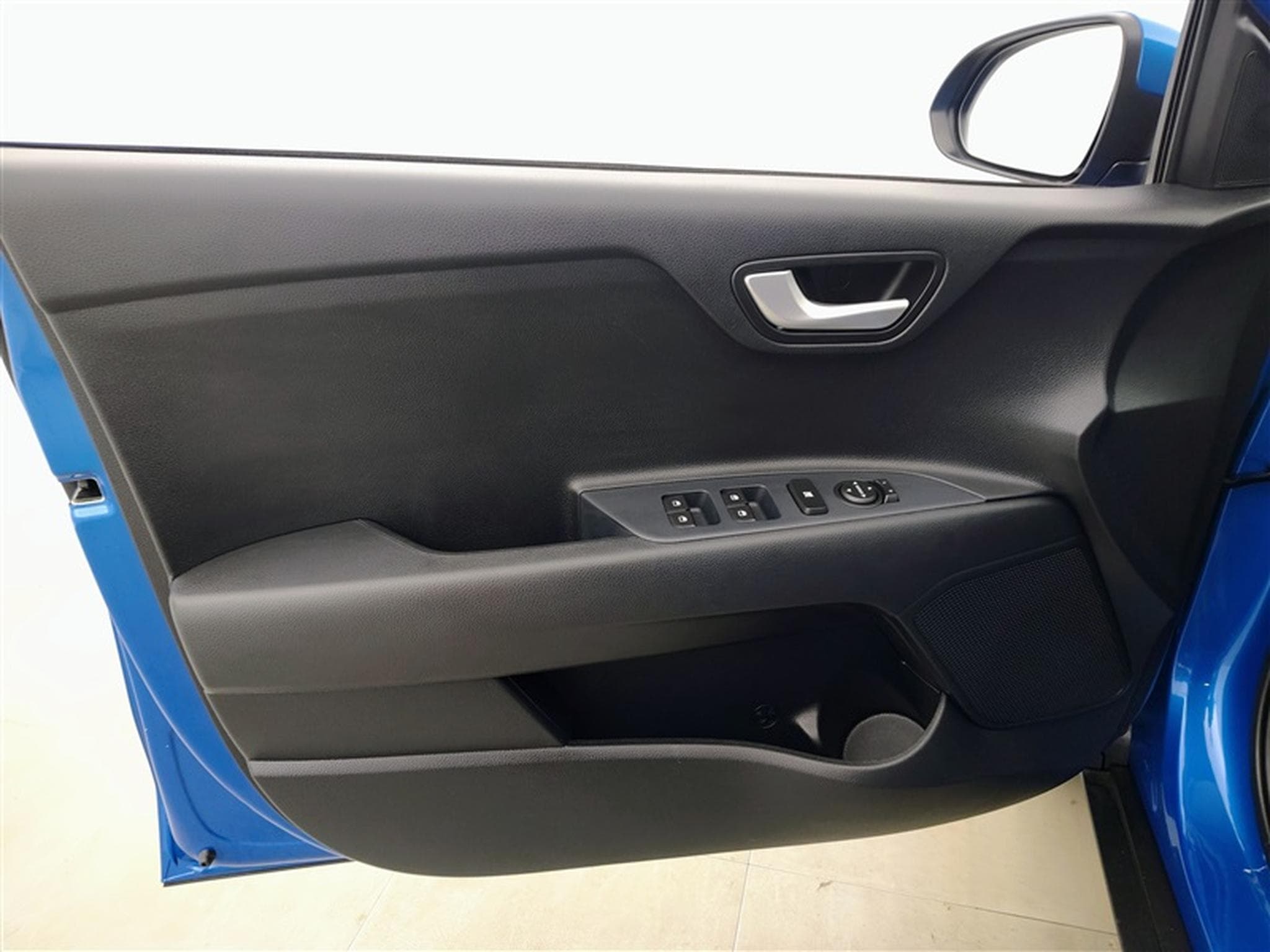 Kia Stonic 1.0 T-GDi 100cv Silver NAVI / FULL LED / CAMERA / JA 15" (2025) - Foto 16