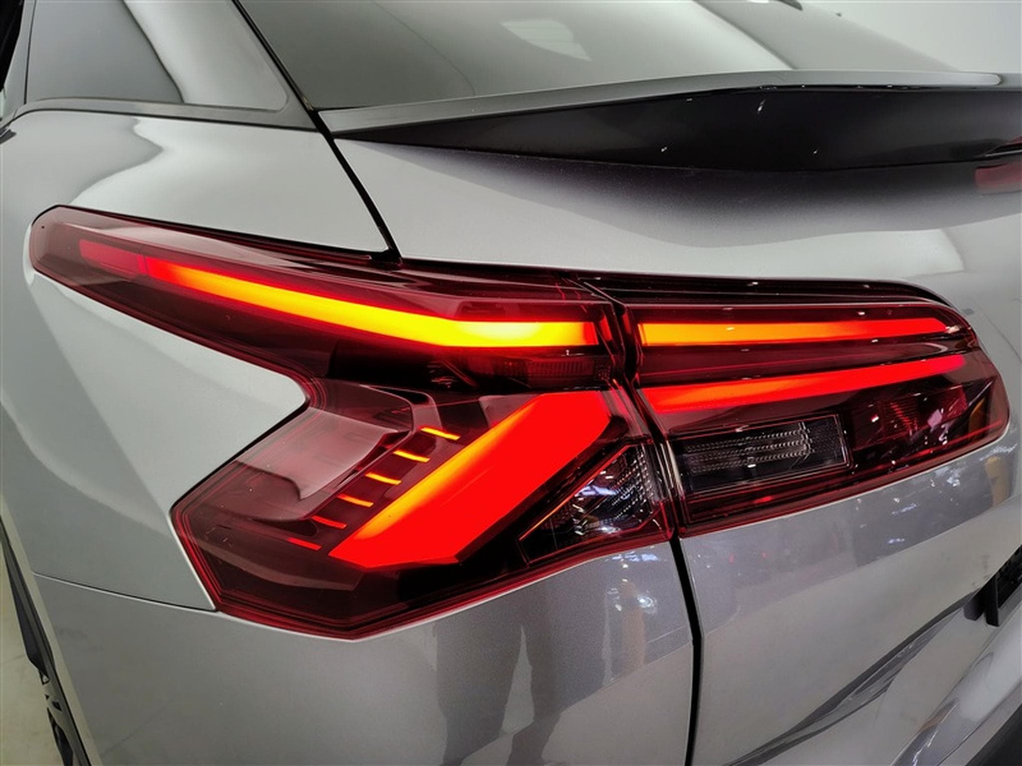 Citroen C5 X 1.2 PureTech 130cv EAT8 Plus NAVI / FULL LED / CUIR / JA 19" (2024) - Foto 16